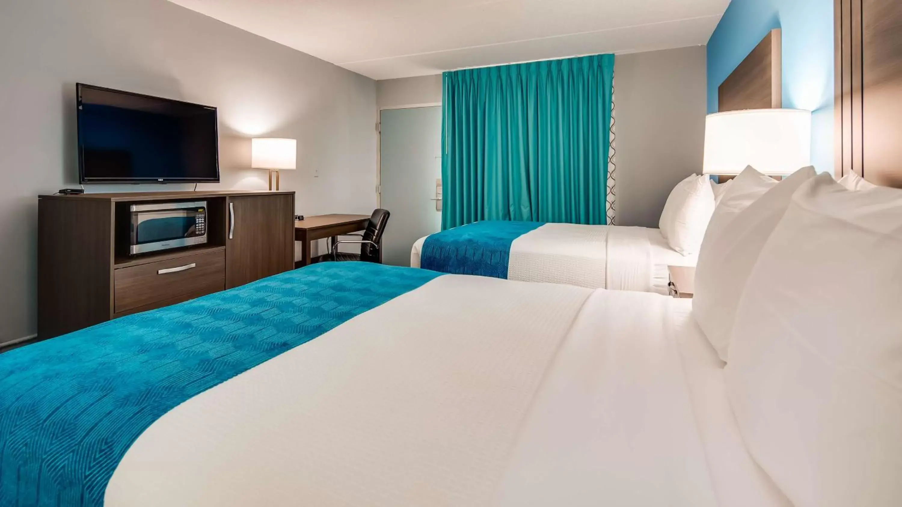 Photo of the whole room, Bed in SureStay Hotel by Best Western Jacksonville South