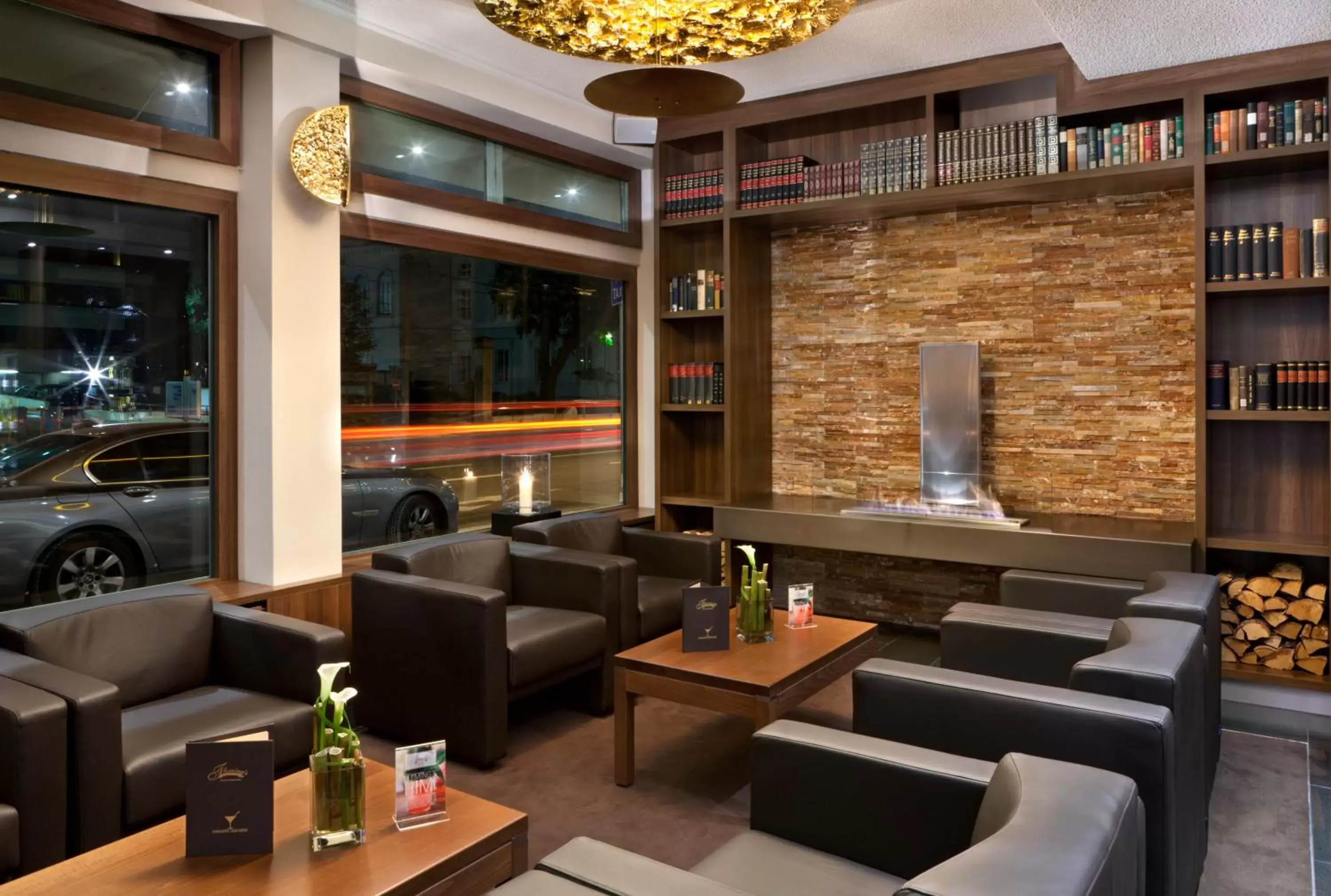 Lobby or reception, Lounge/Bar in Flemings Hotel Frankfurt Main-Riverside