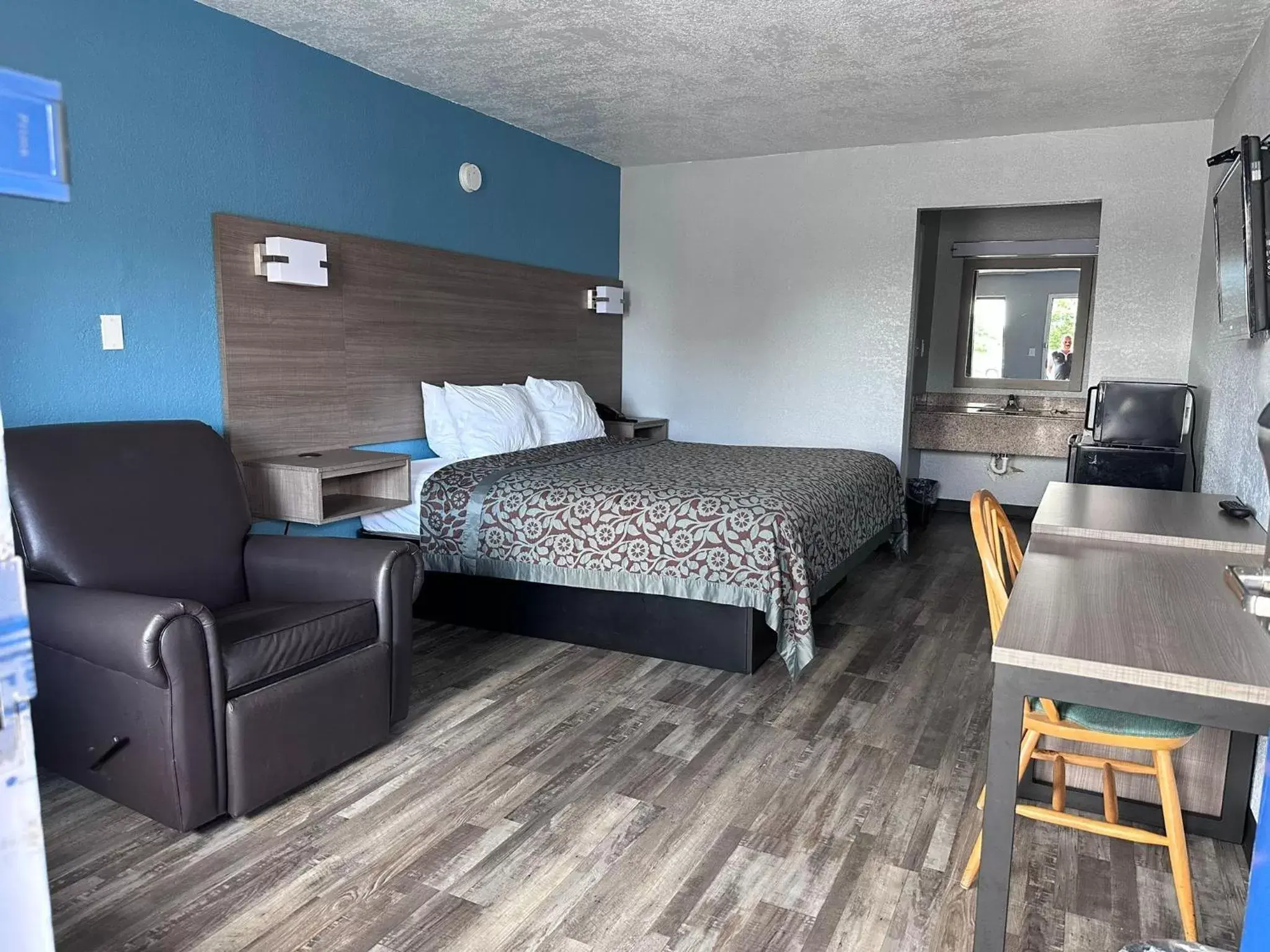 Bedroom in Americas Best Value Inn & Suites in Murfreesboro