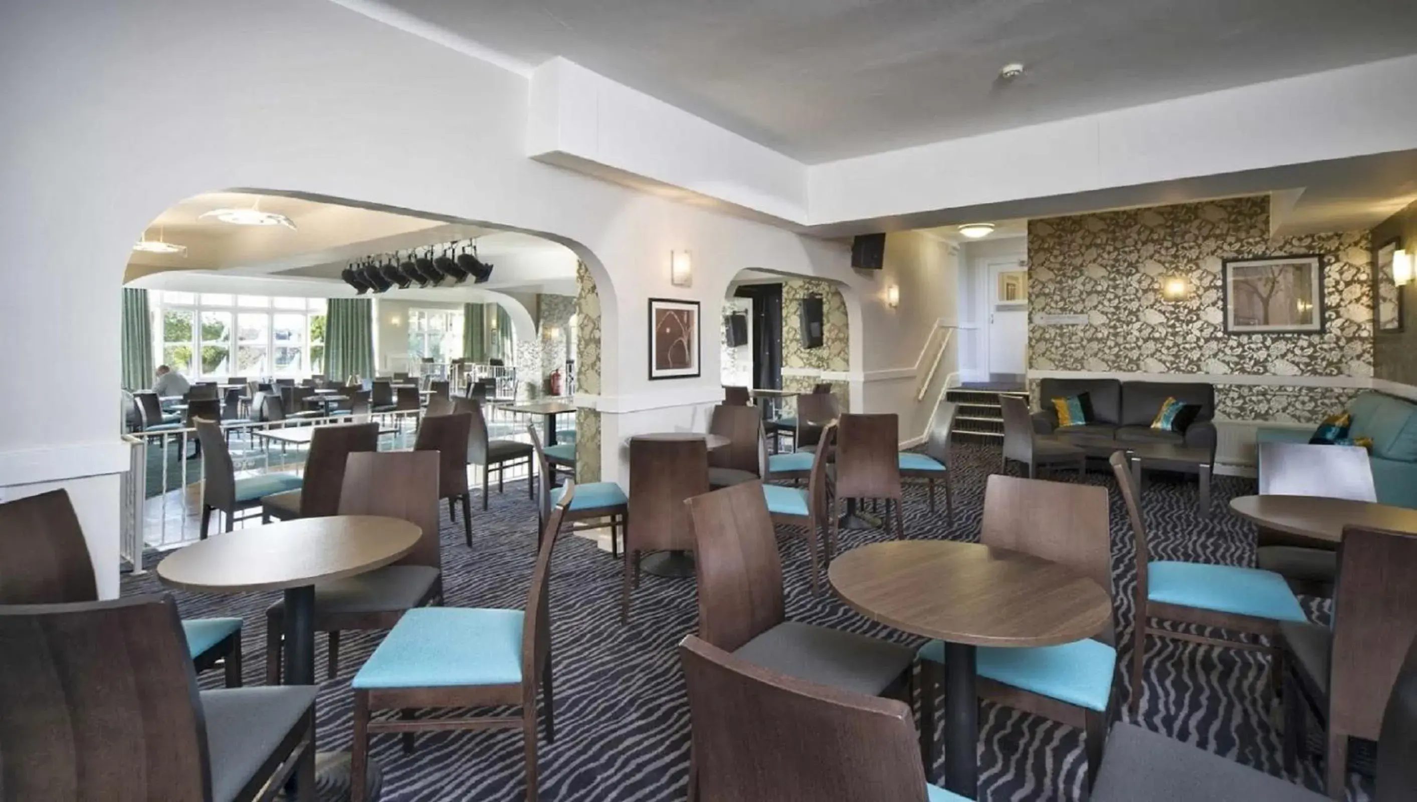 Lounge or bar, Restaurant/Places to Eat in Trecarn Hotel
