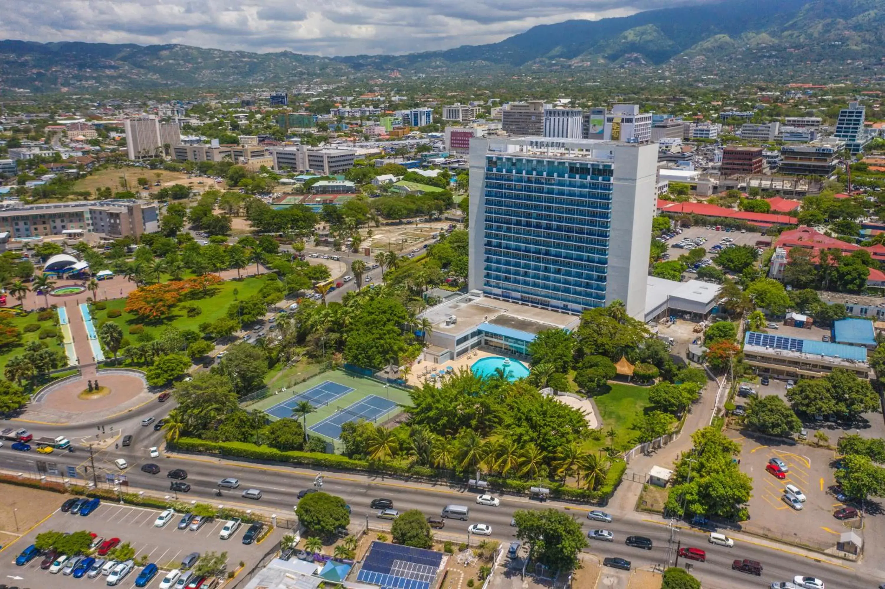 Bird's eye view, Bird's-eye View in The Jamaica Pegasus Hotel