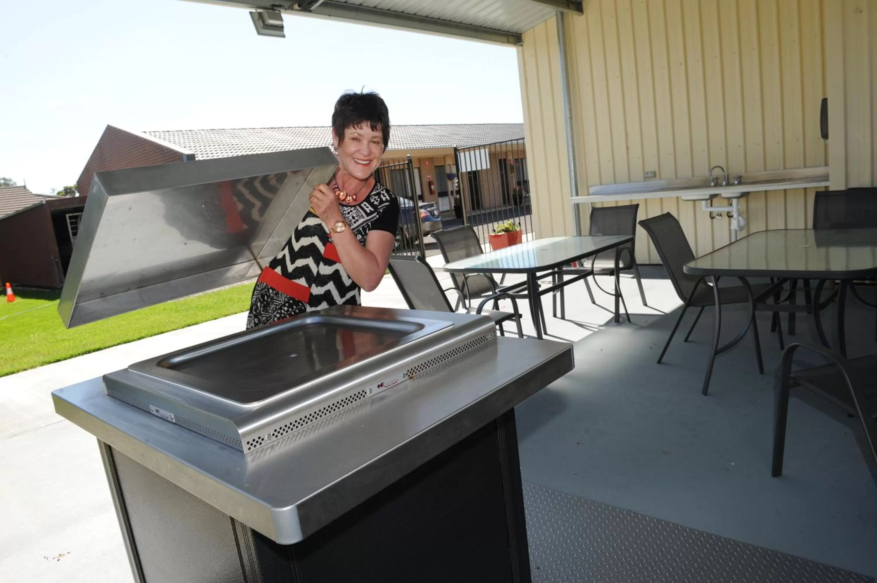 BBQ facilities in Comfort Inn May Park