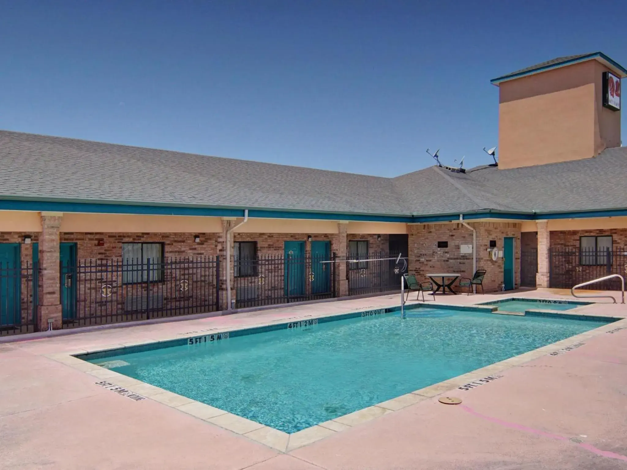 Swimming Pool in Quality One Motel