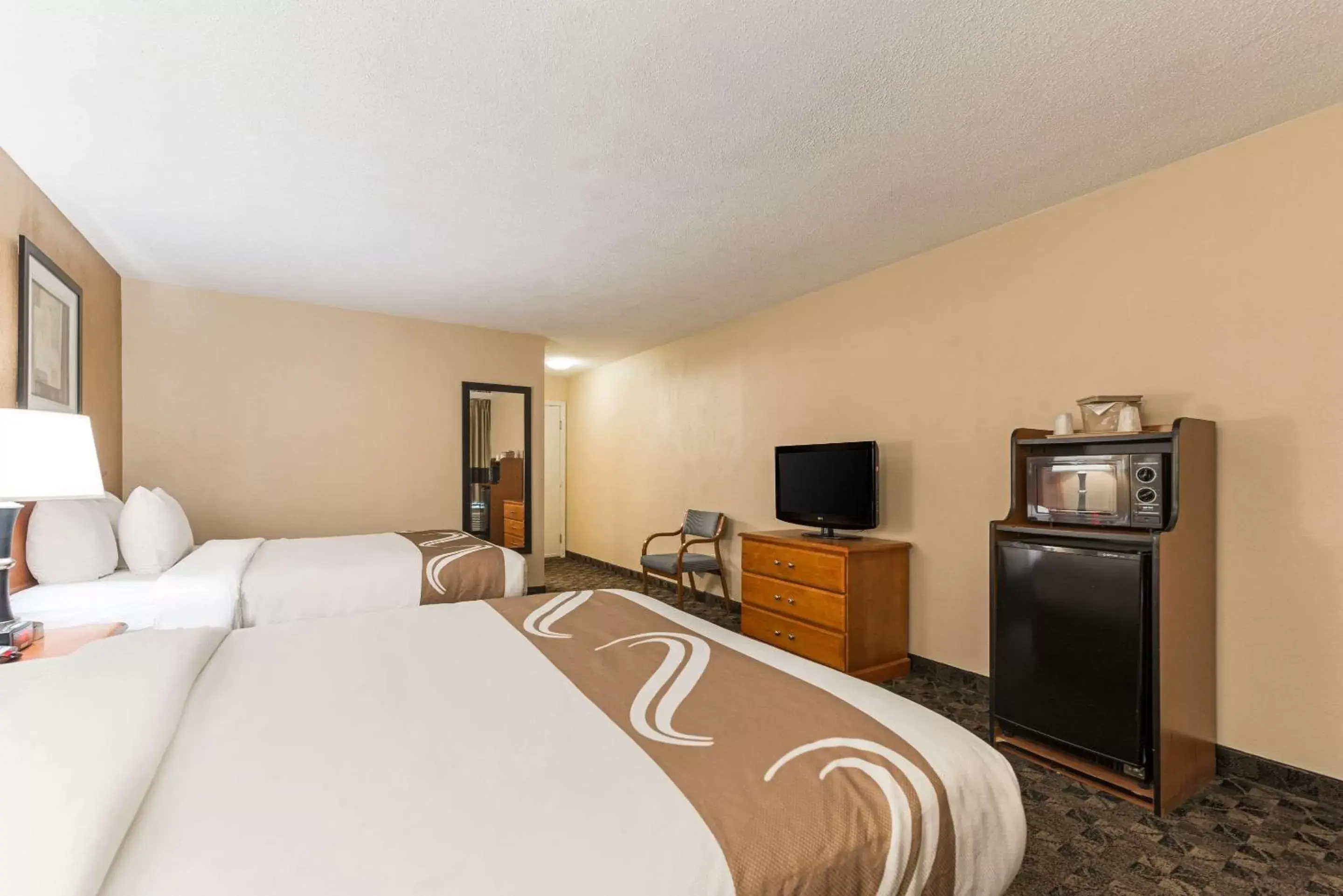 Photo of the whole room, Bed in Quality Inn & Suites