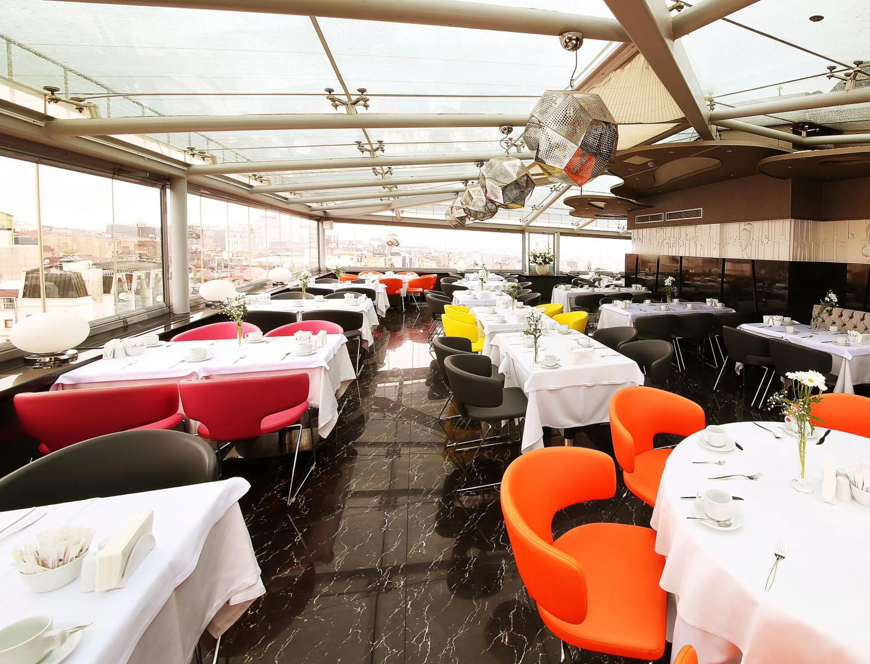 Restaurant/places to eat in Cartoon Hotel