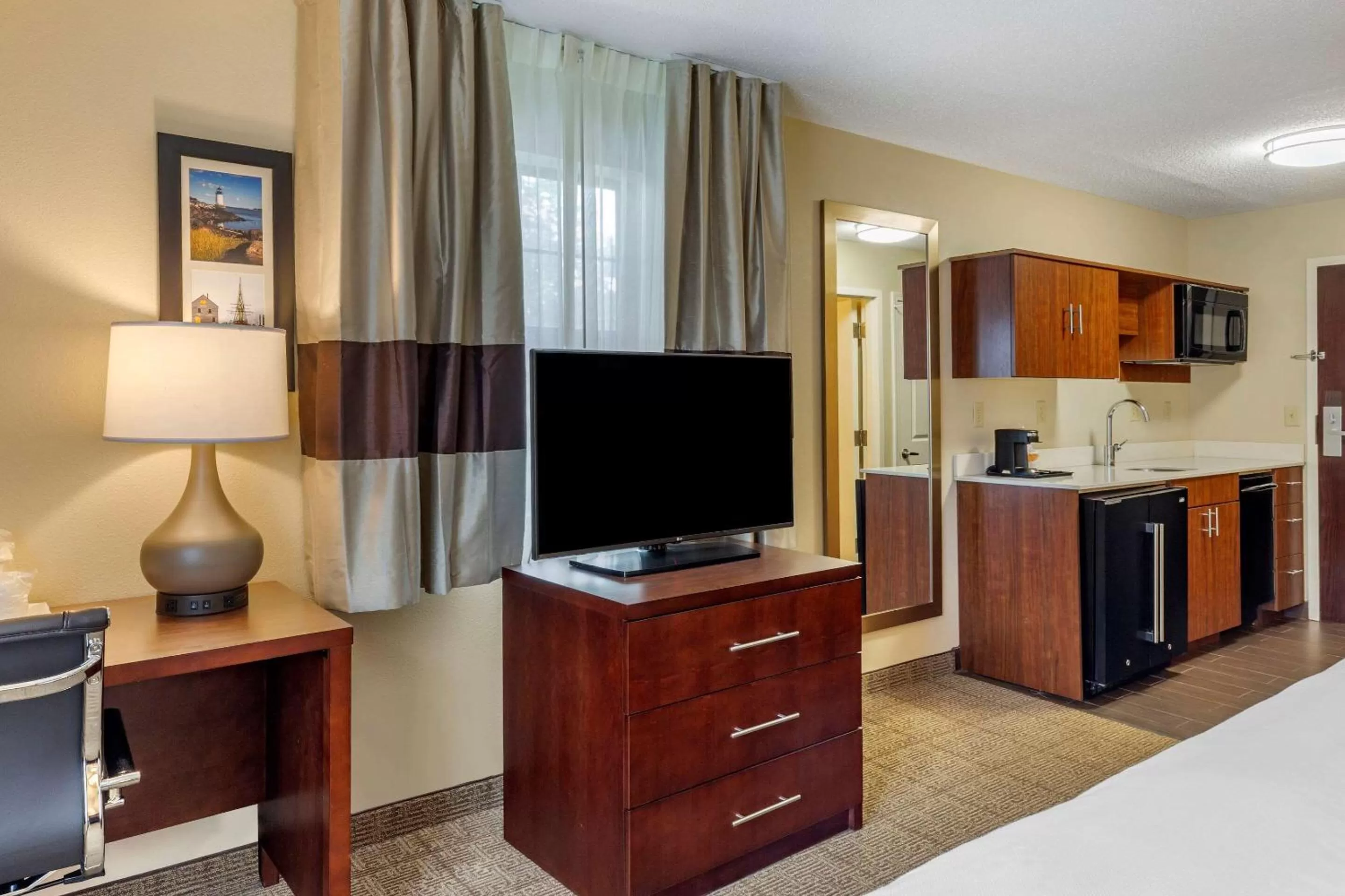 Bedroom in Comfort Inn Danvers - Boston North Shore