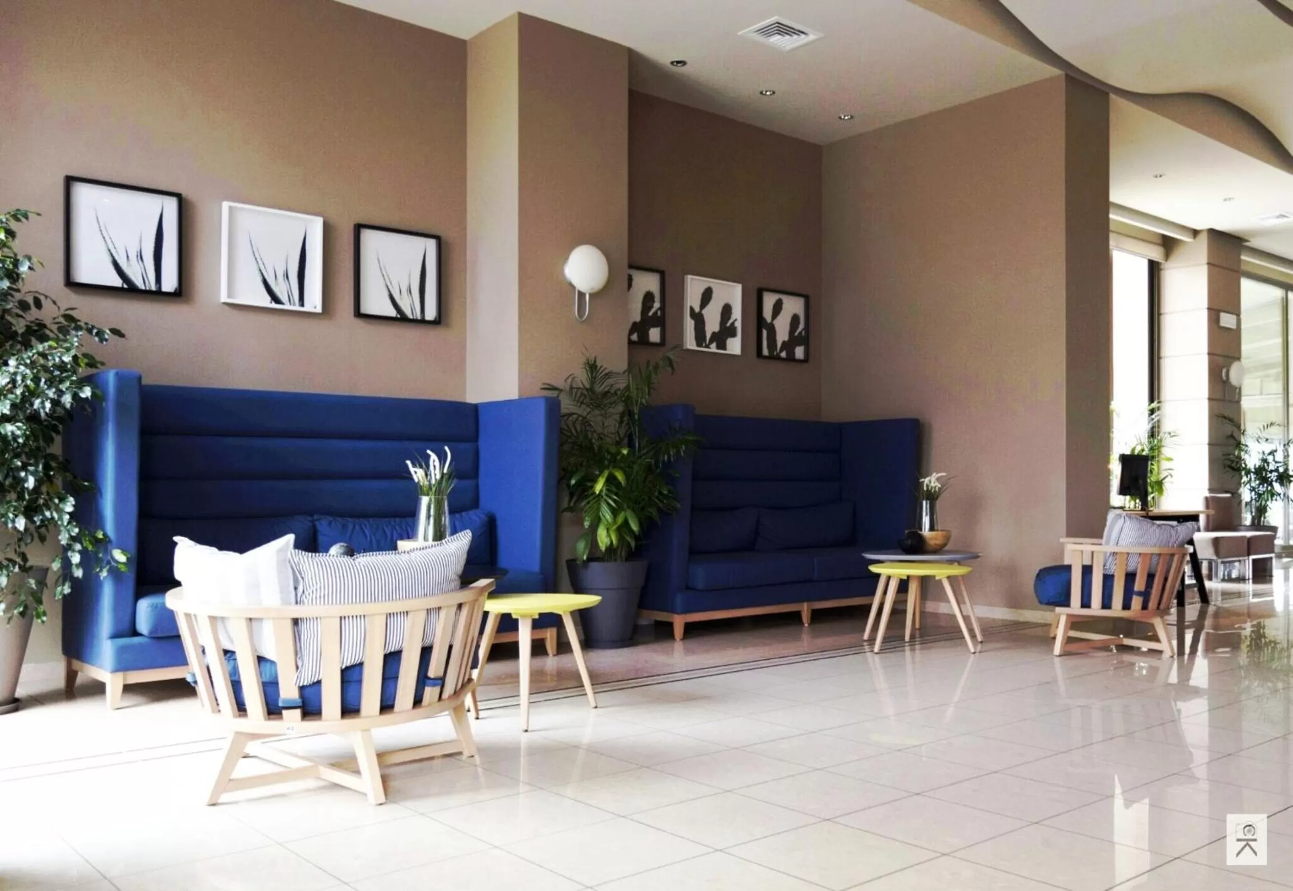 Lobby or reception in Hotel Avra by Smile hotels - Free Airport Shuttle