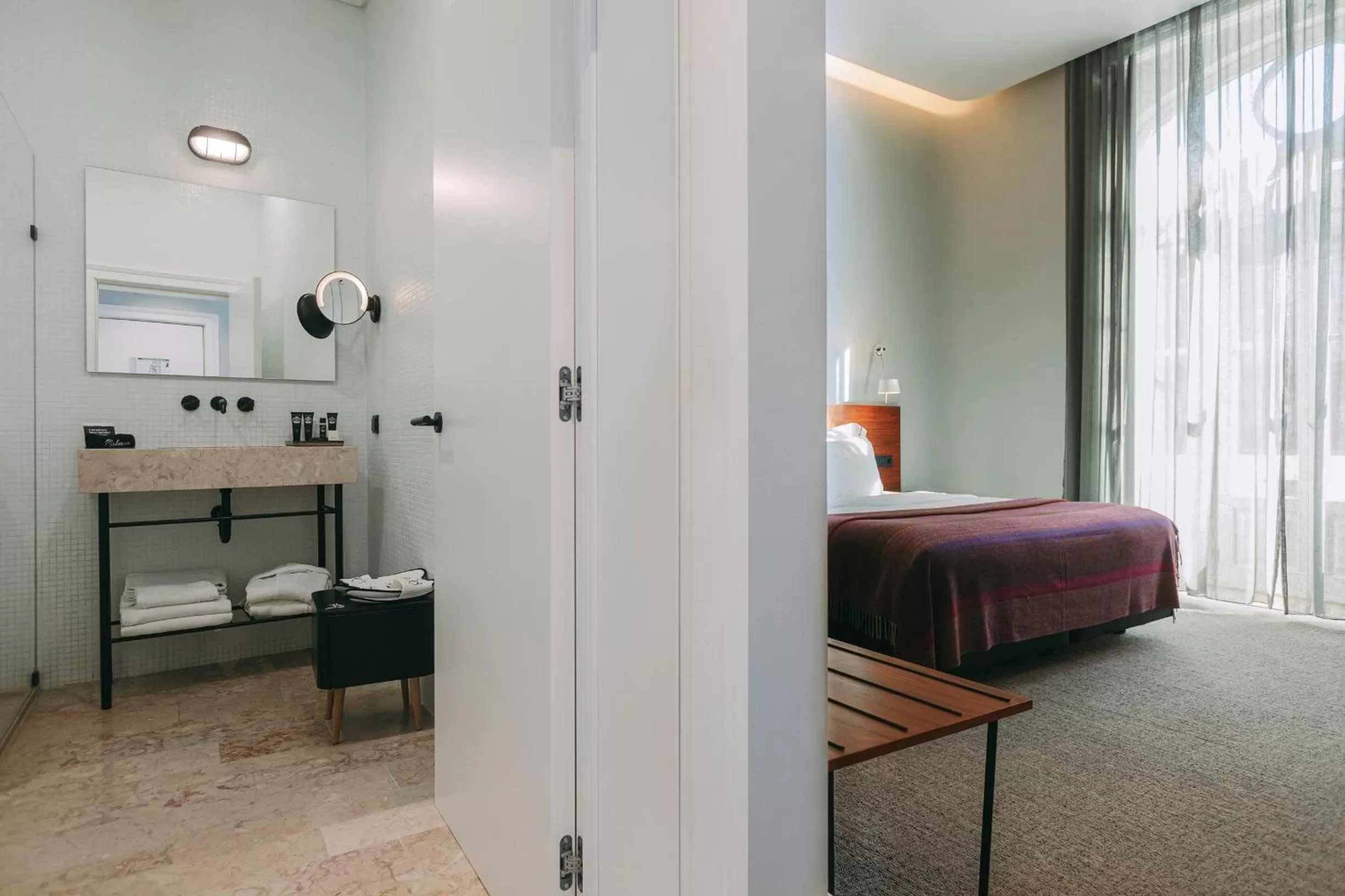 Bathroom, Bed in 1908 Lisboa Hotel