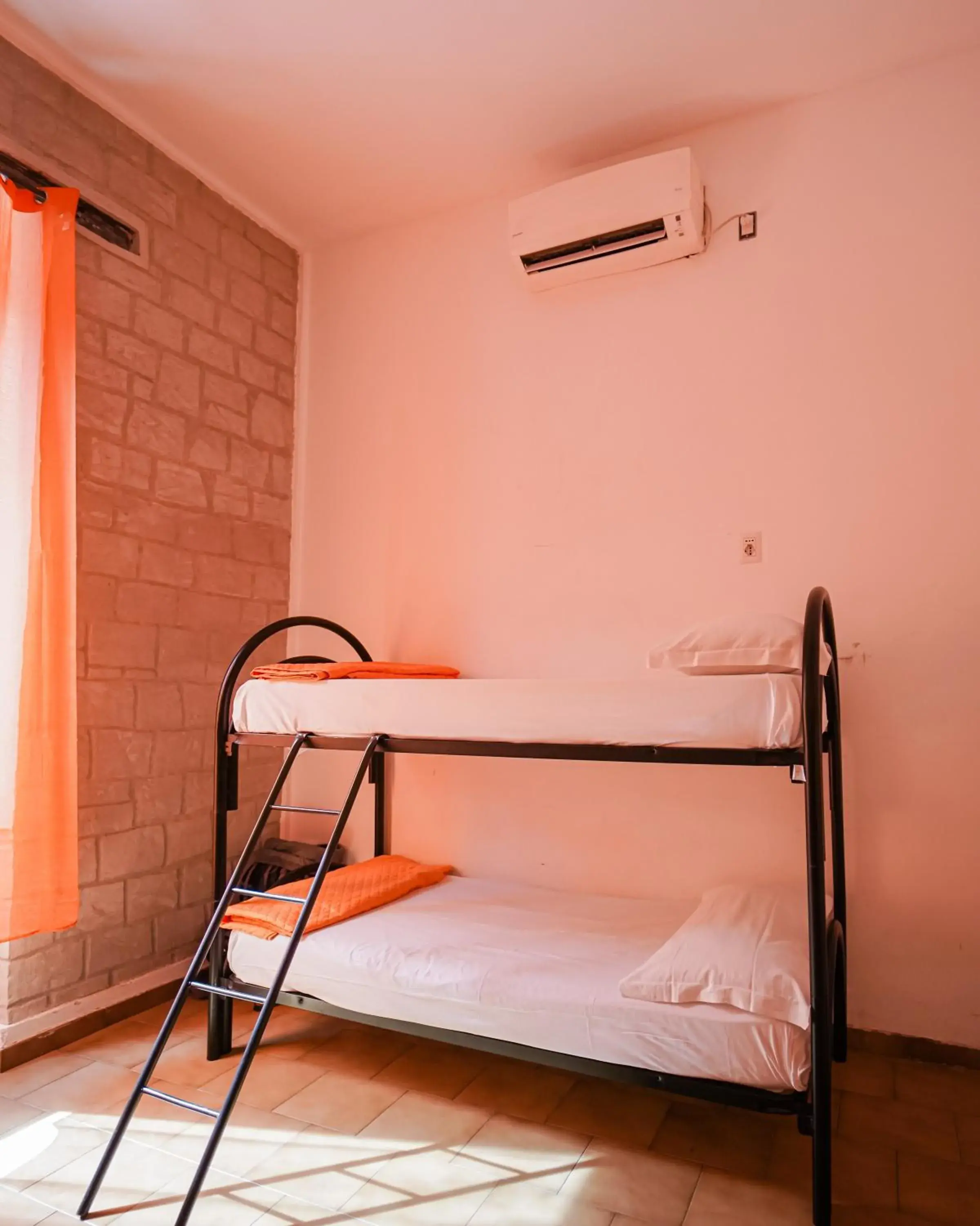 Bedroom, Bunk Bed in Naples Experience Hostel