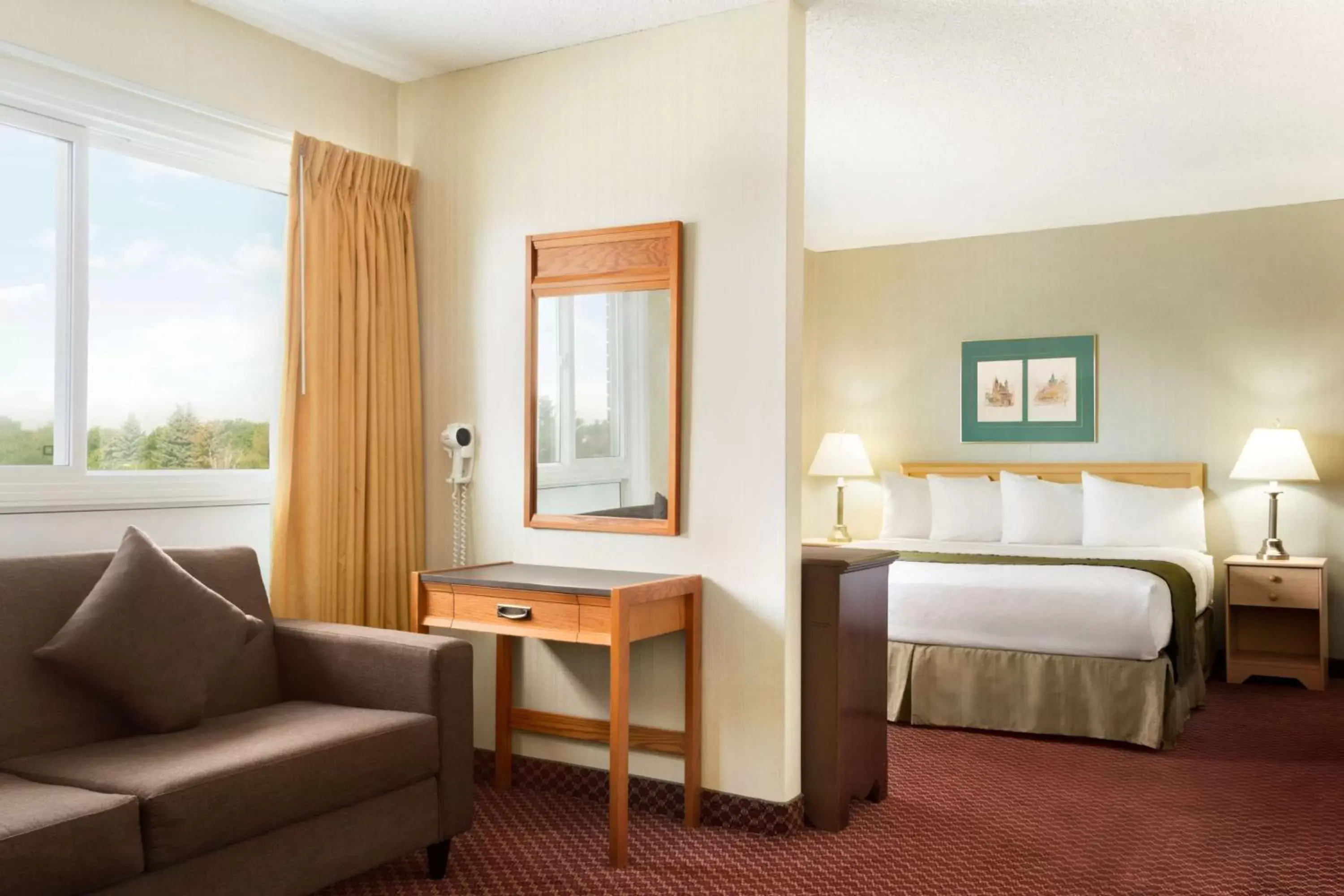 Business King Room in Travelodge by Wyndham Lethbridge