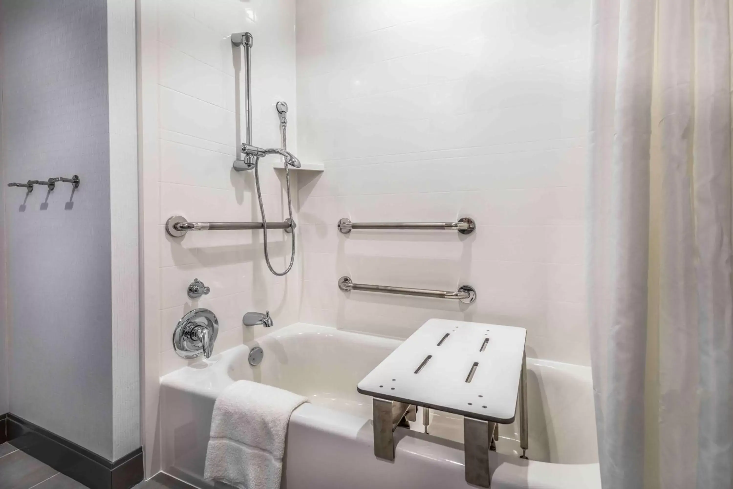 Bathroom in Hampton Inn & Suites Tallahassee Capitol-University