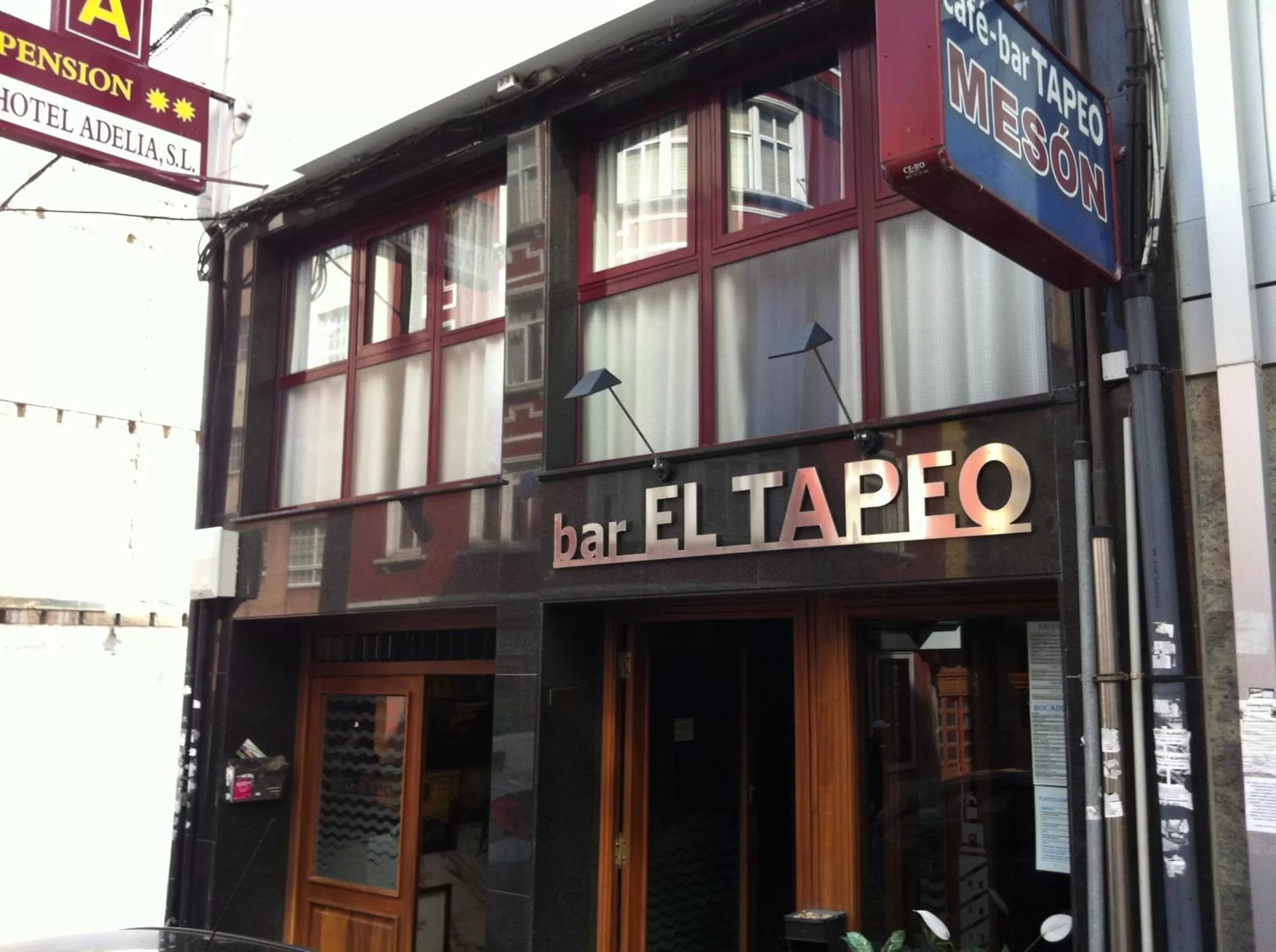 Facade/entrance in Hostal Adelia