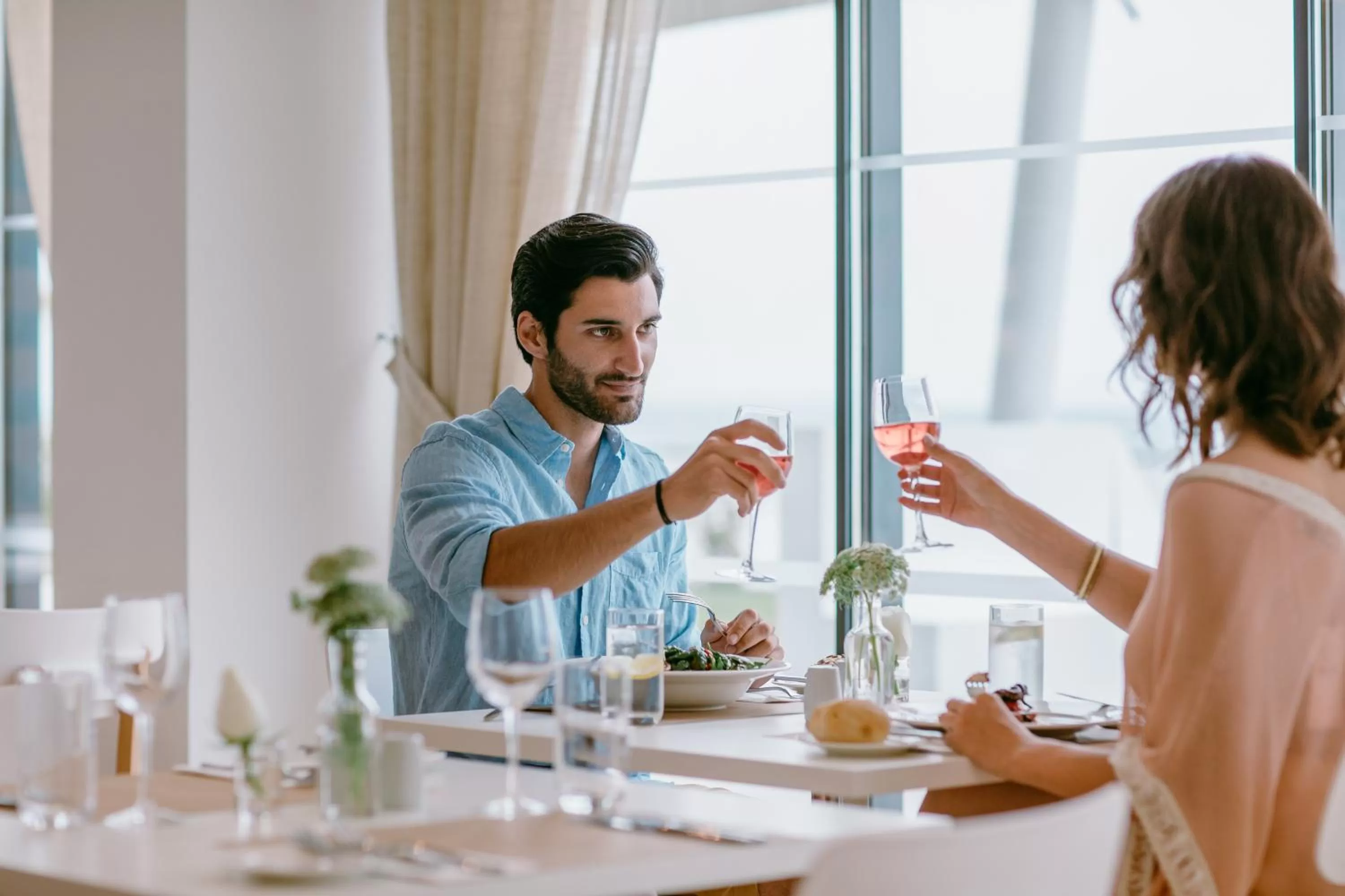 Restaurant/places to eat in Lebay Beach Hotel