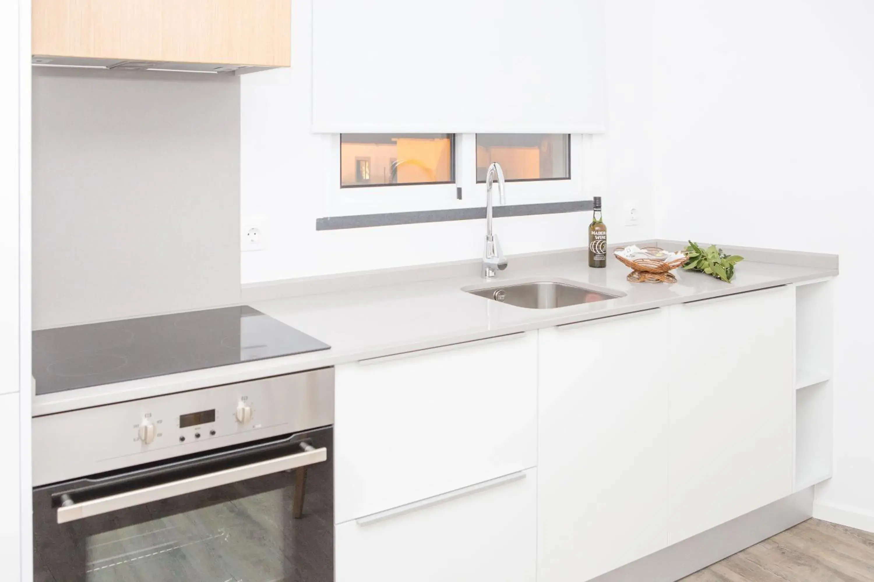 Kitchen or kitchenette, Kitchen/Kitchenette in The Marketplace Apartments by Storytellers