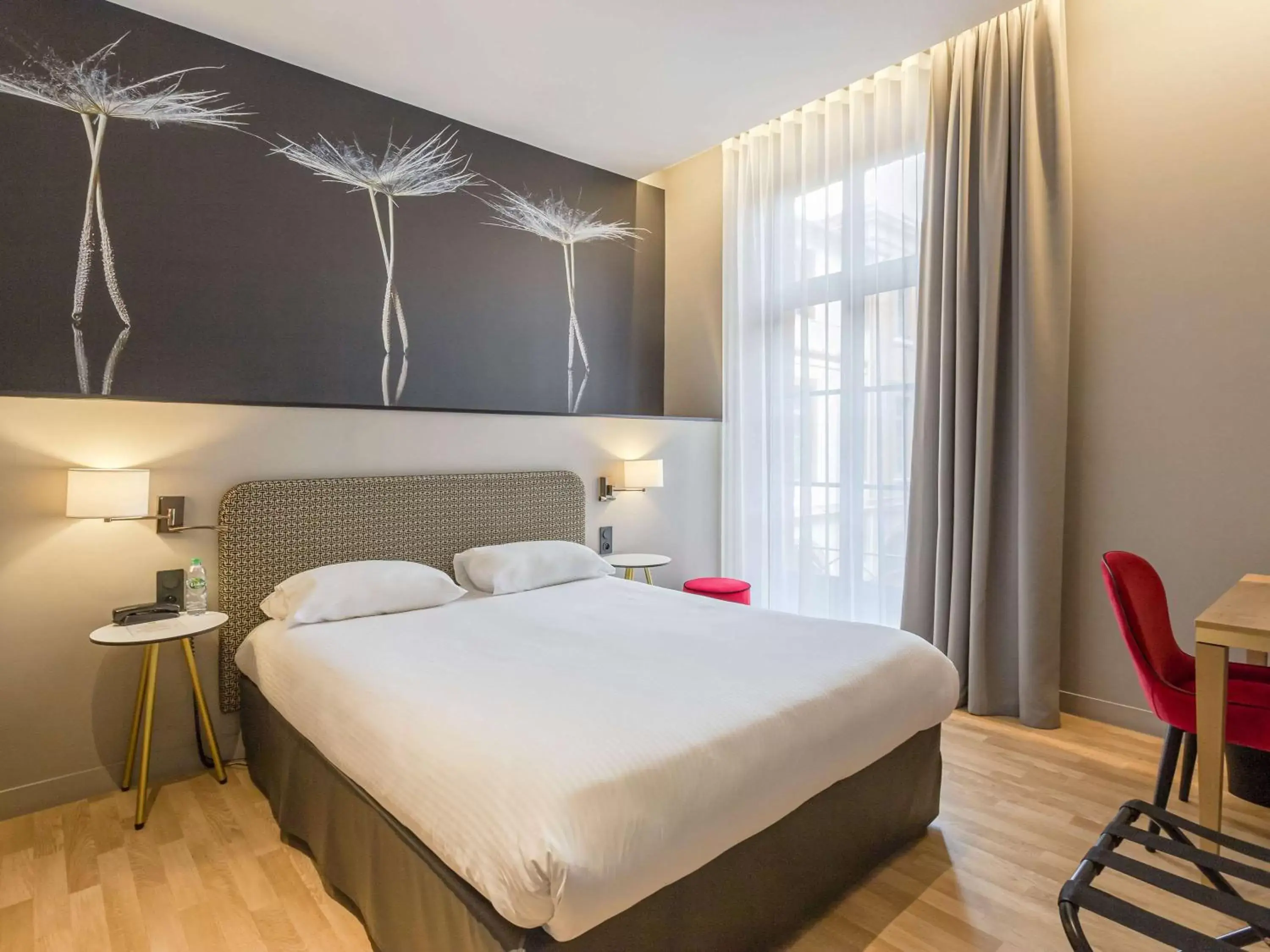 Bedroom, Bed in Ibis Styles Toulouse Capitole