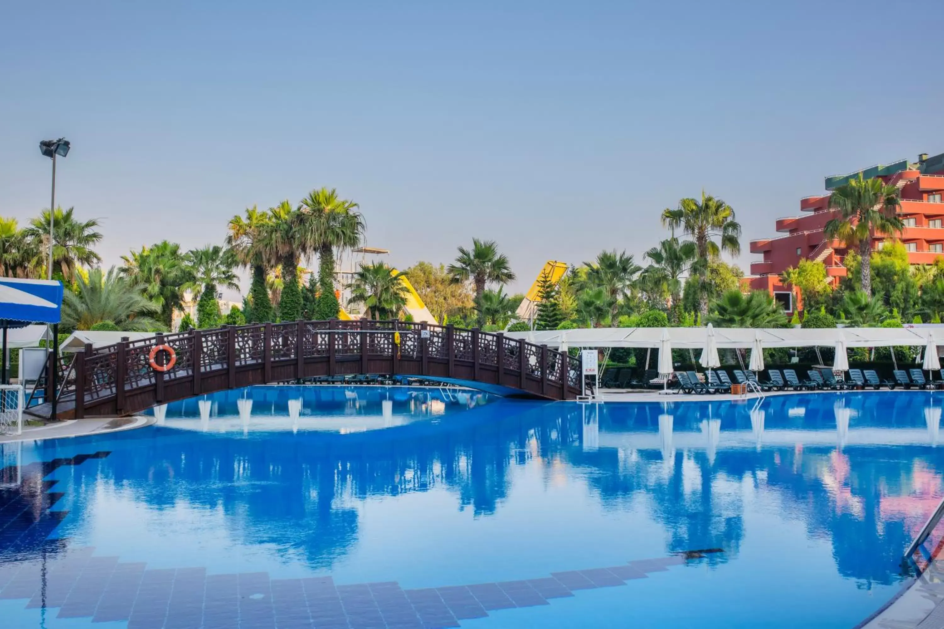 Swimming Pool in Mukarnas Spa & Resort Hotel