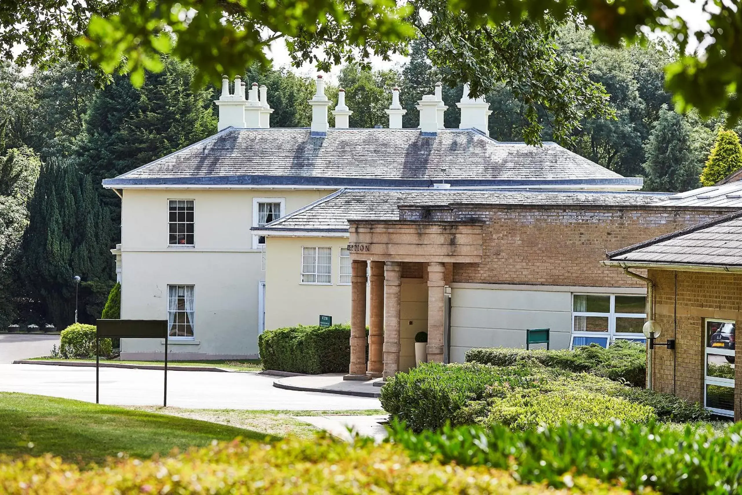 Facade/entrance, Property Building in Eastwood Hall