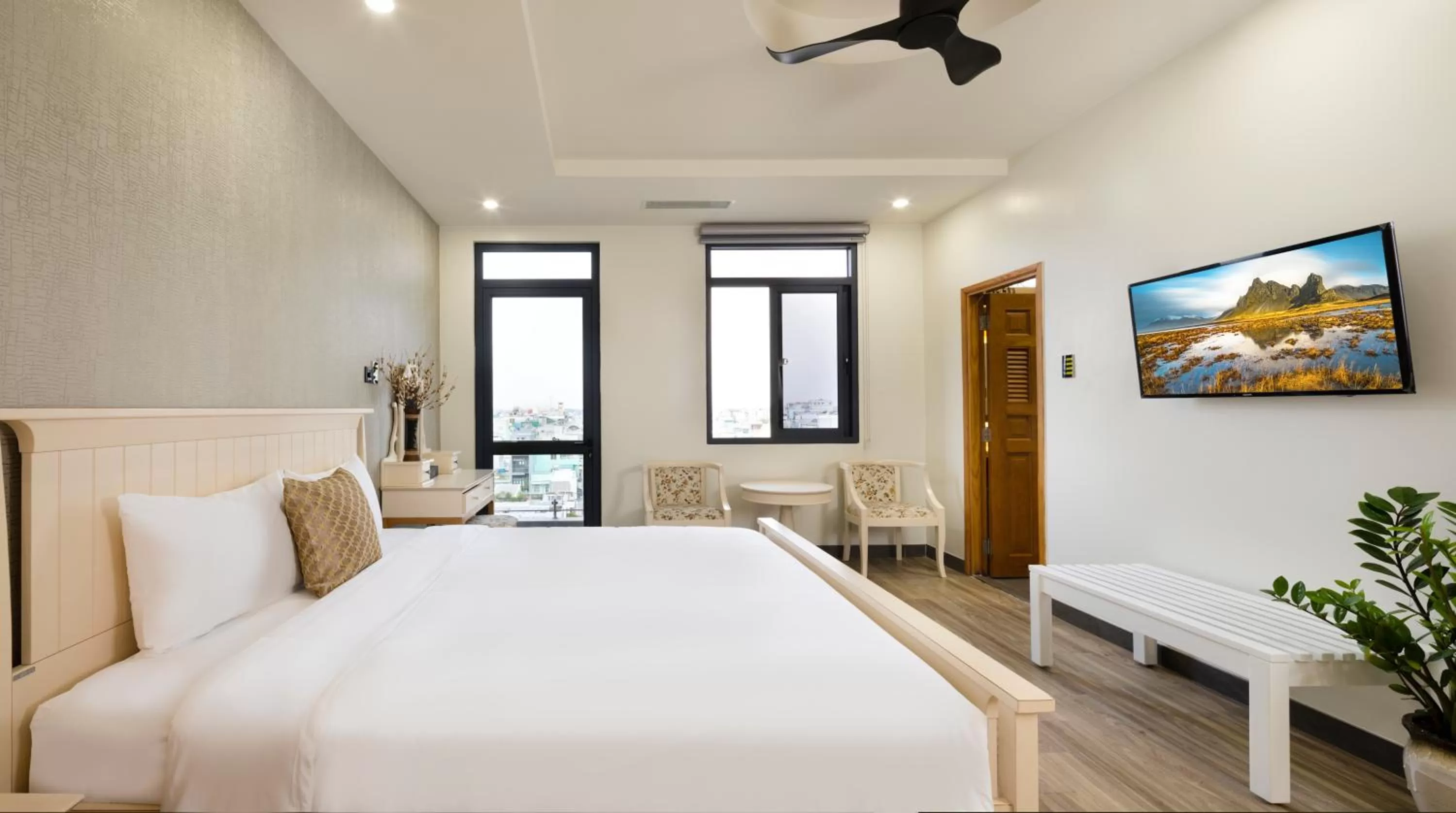 Bed in LARA HOTEL LONG XUYÊN