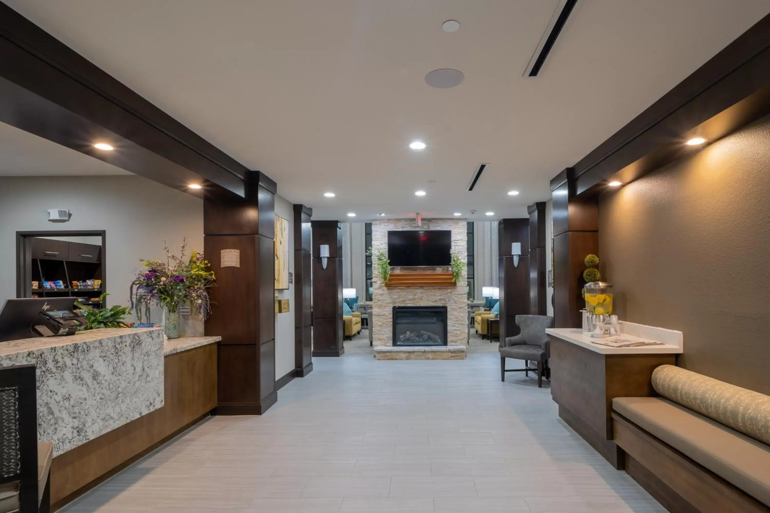 Property building, Lobby/Reception in Staybridge Suites Houston East - Baytown, an IHG Hotel