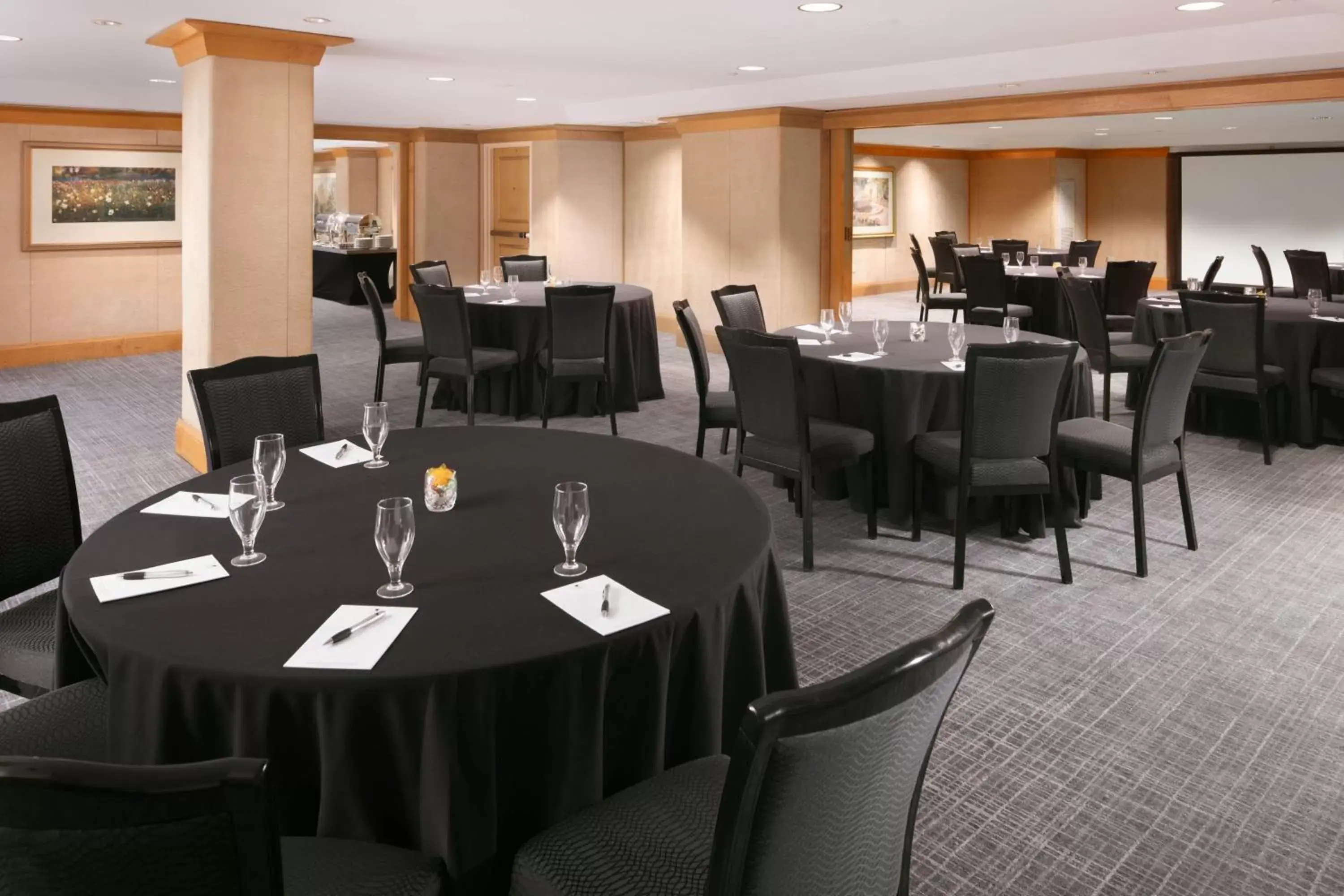 Meeting/conference room, Restaurant/Places to Eat in Le Merigot Santa Monica