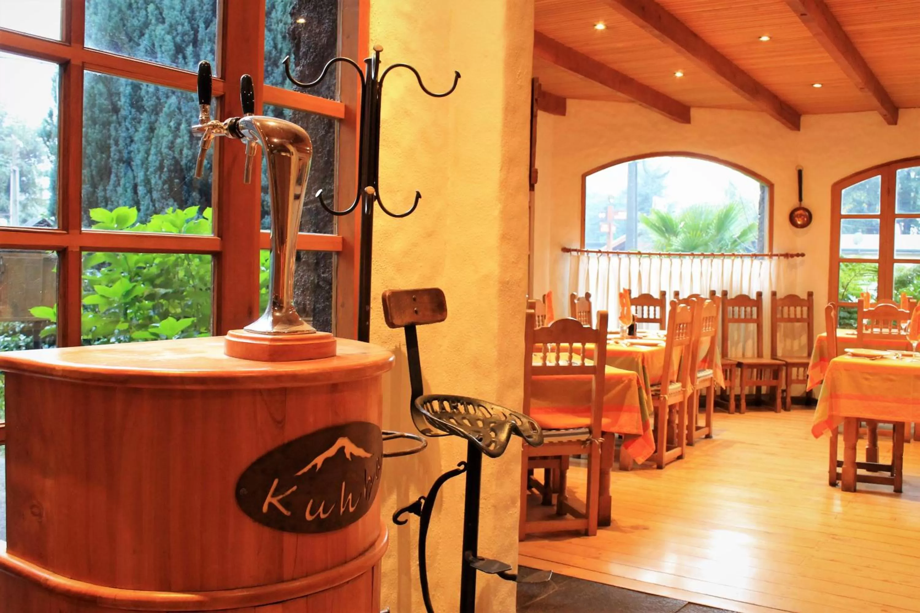 Restaurant/places to eat in Hotel Malalhue