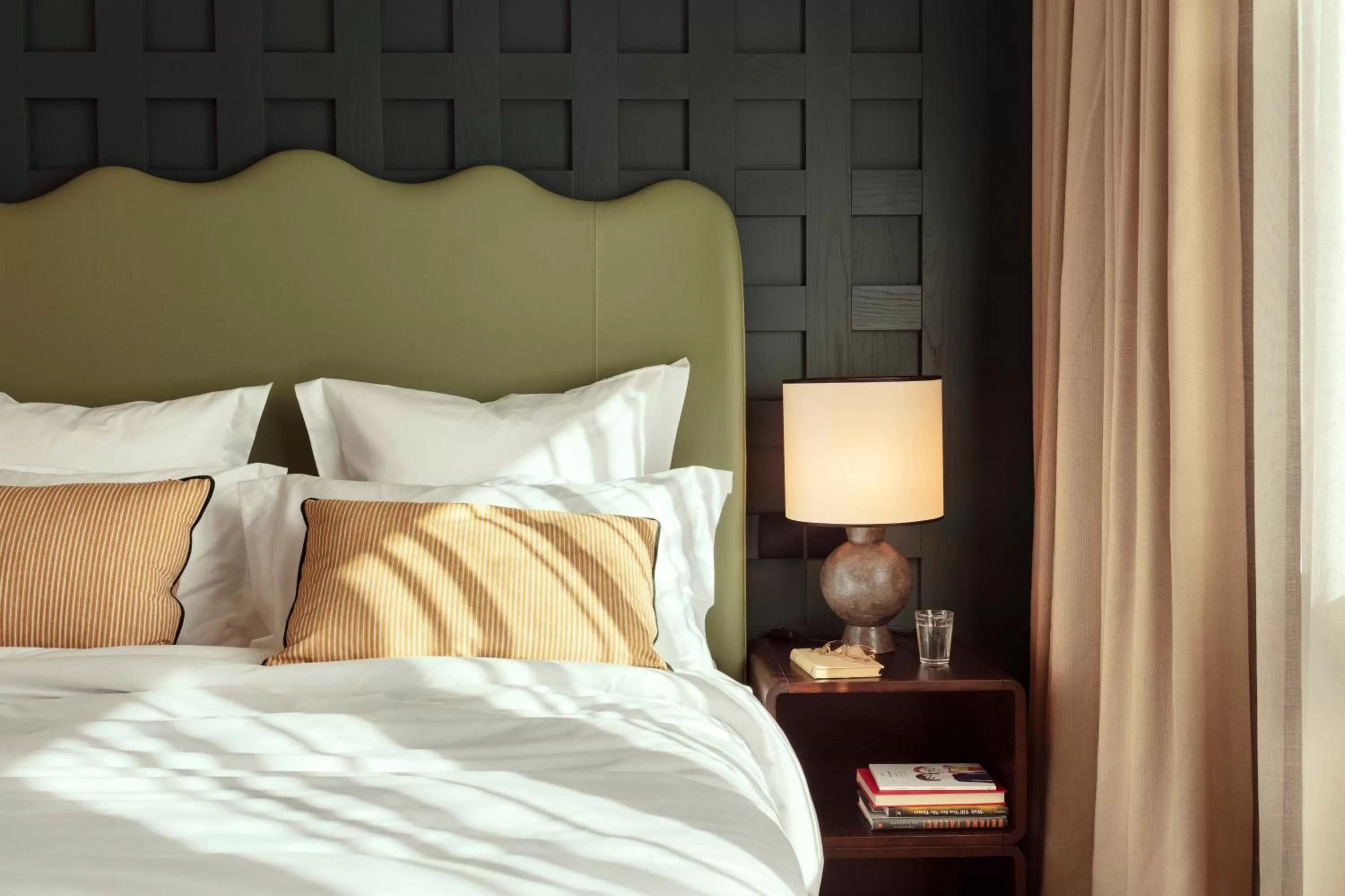 Bedroom, Bed in The Hoxton, Rome