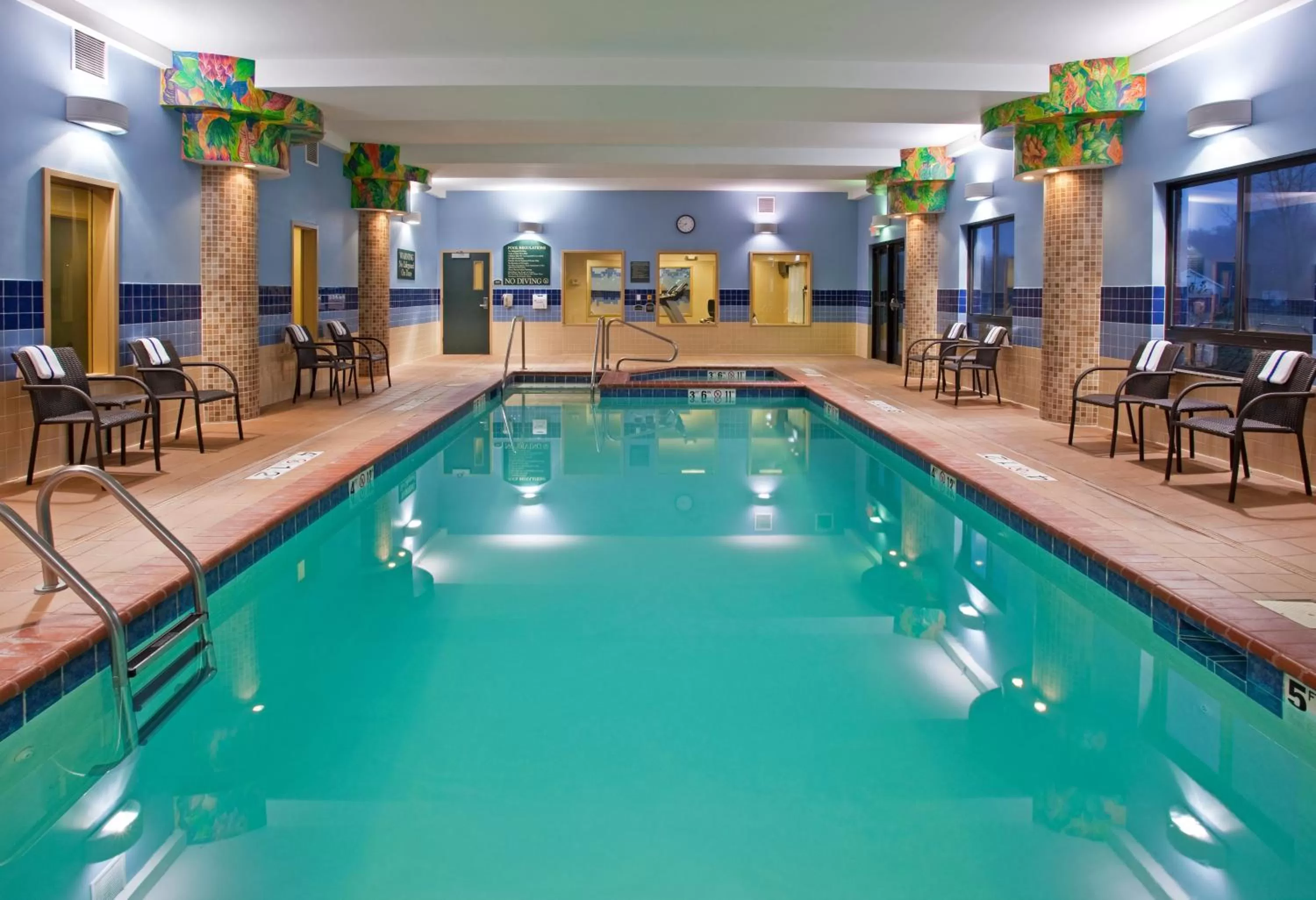 Swimming pool in Holiday Inn Express Hotel & Suites Athens by IHG