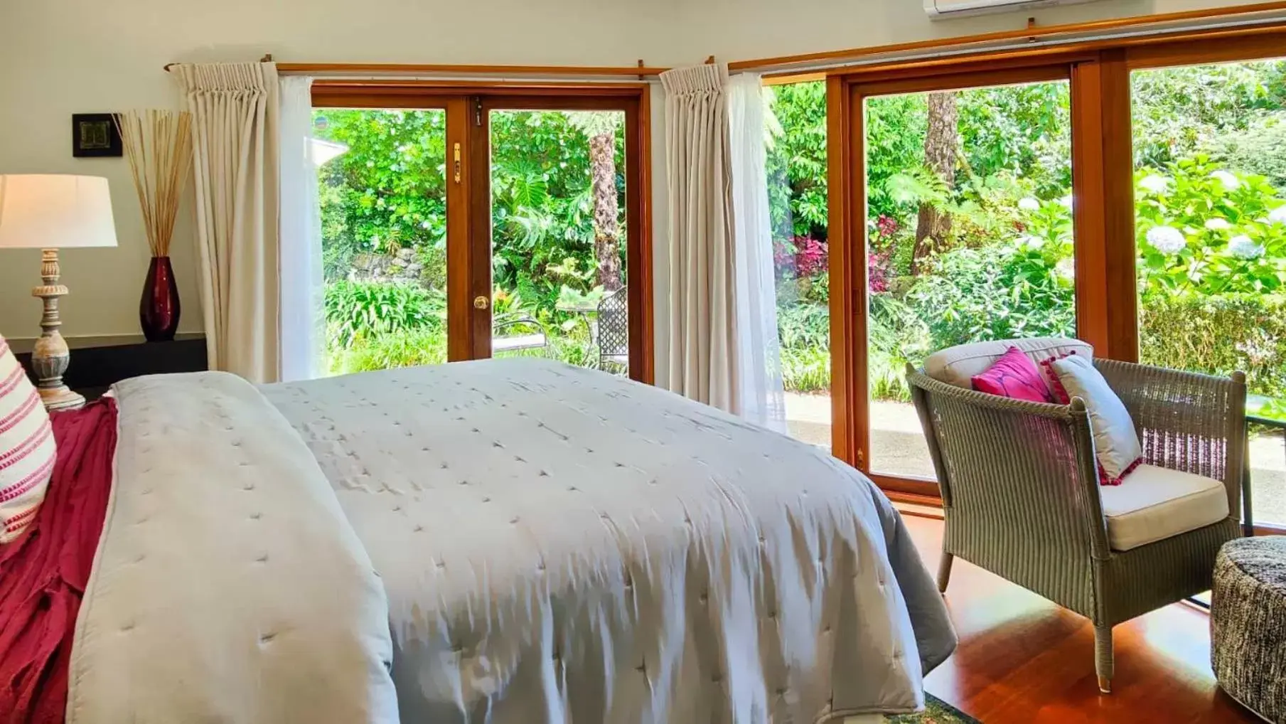 Bedroom, Bed in Moon Gate Villa Bedroom, Bed in Moon Gate Villa