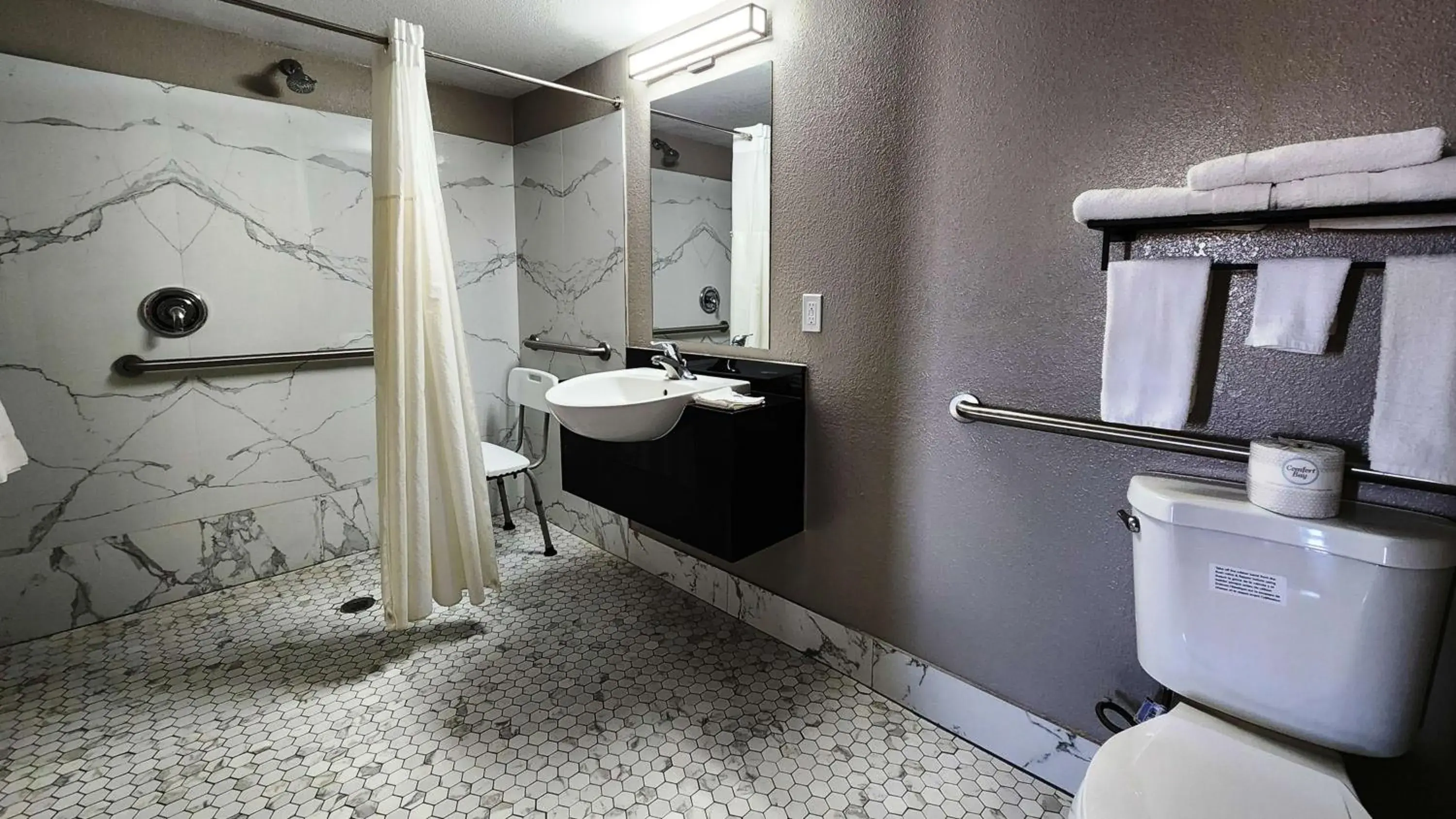 Bathroom in Motel 6 Houston, TX - Medical Center/NRG Stadium