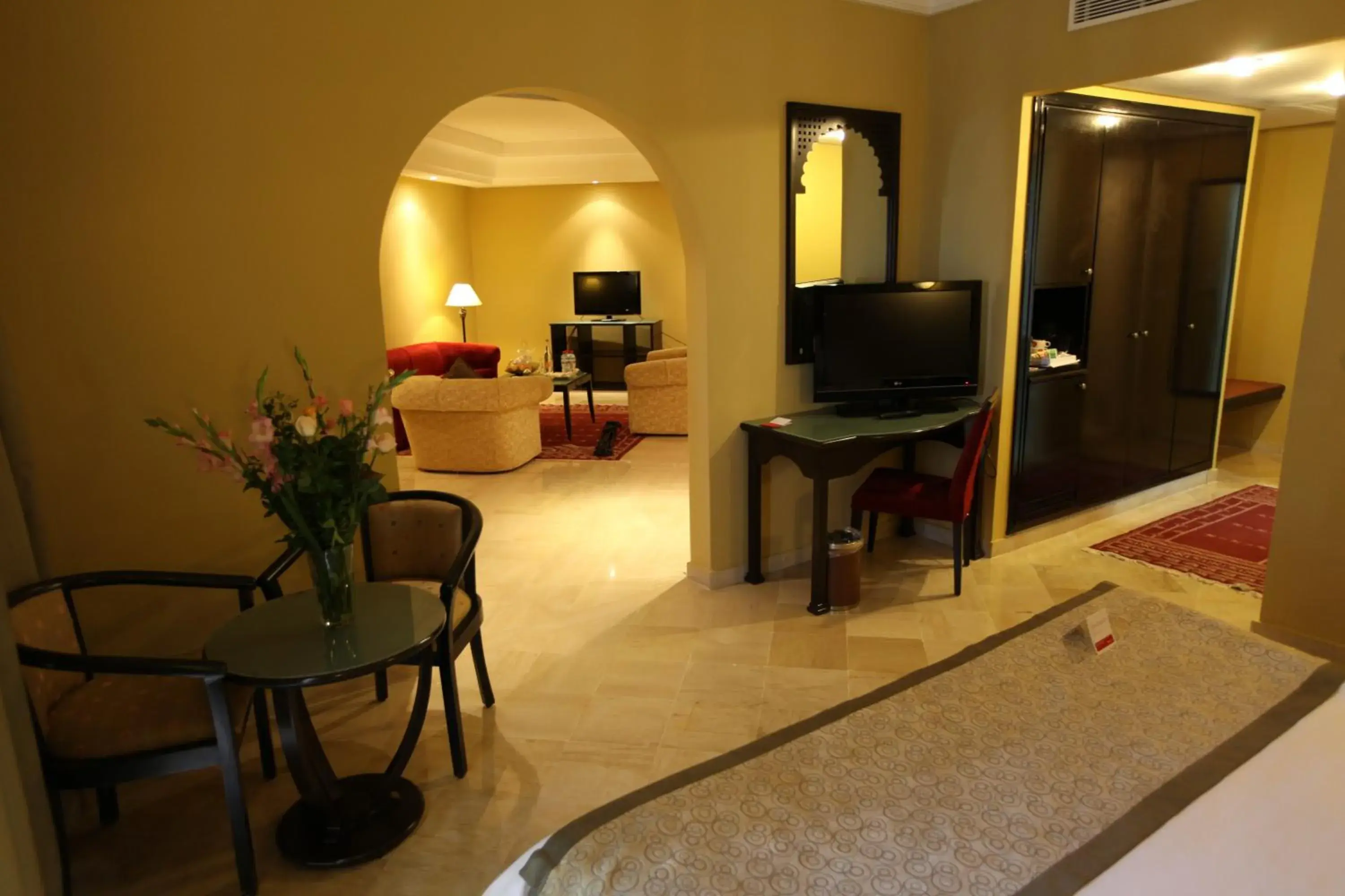 Living room, TV/Entertainment Center in Ramada Plaza by Wyndham Tunis