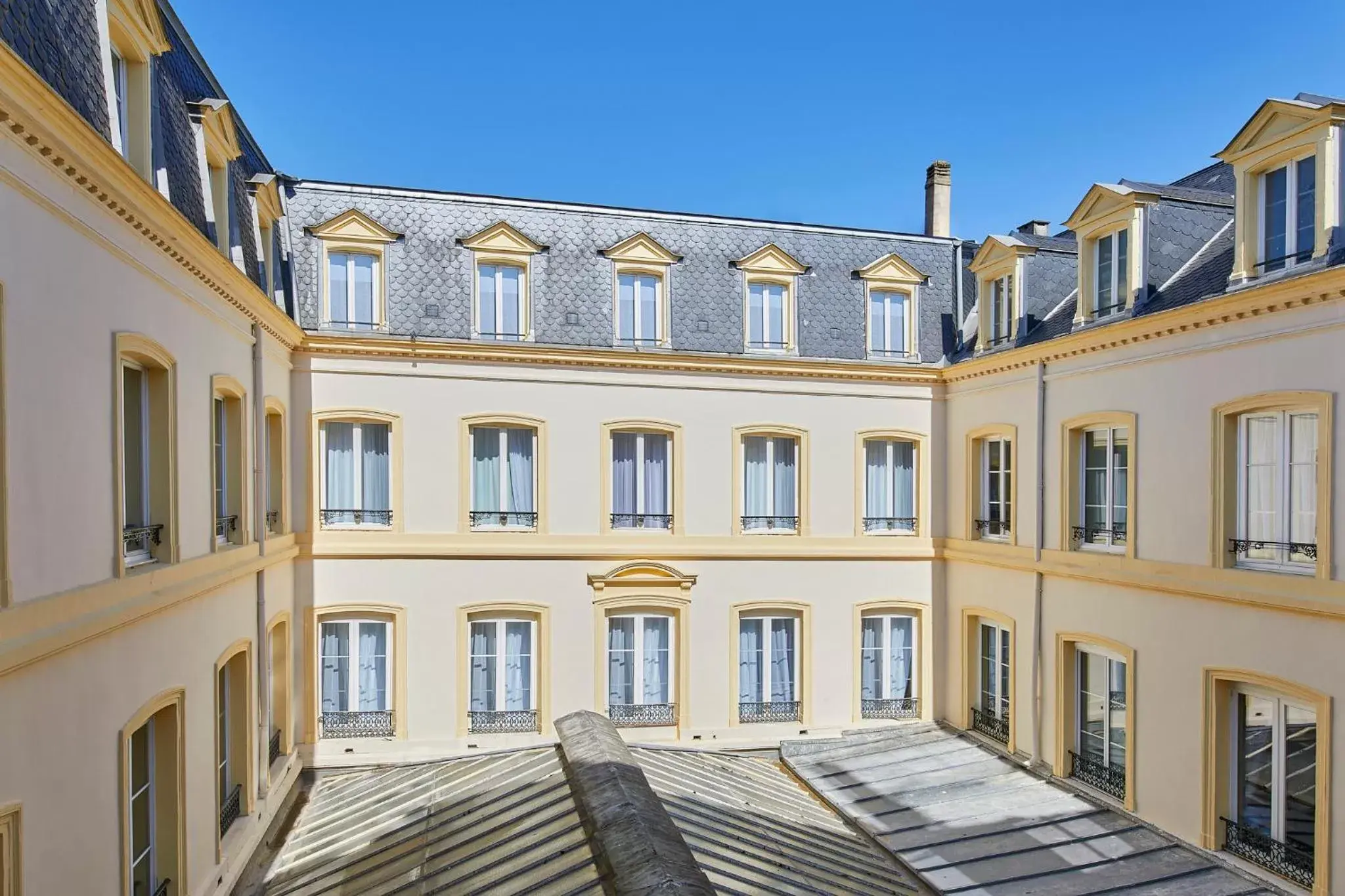 Property building in Mercure Grand Hôtel Metz Centre Cathédrale