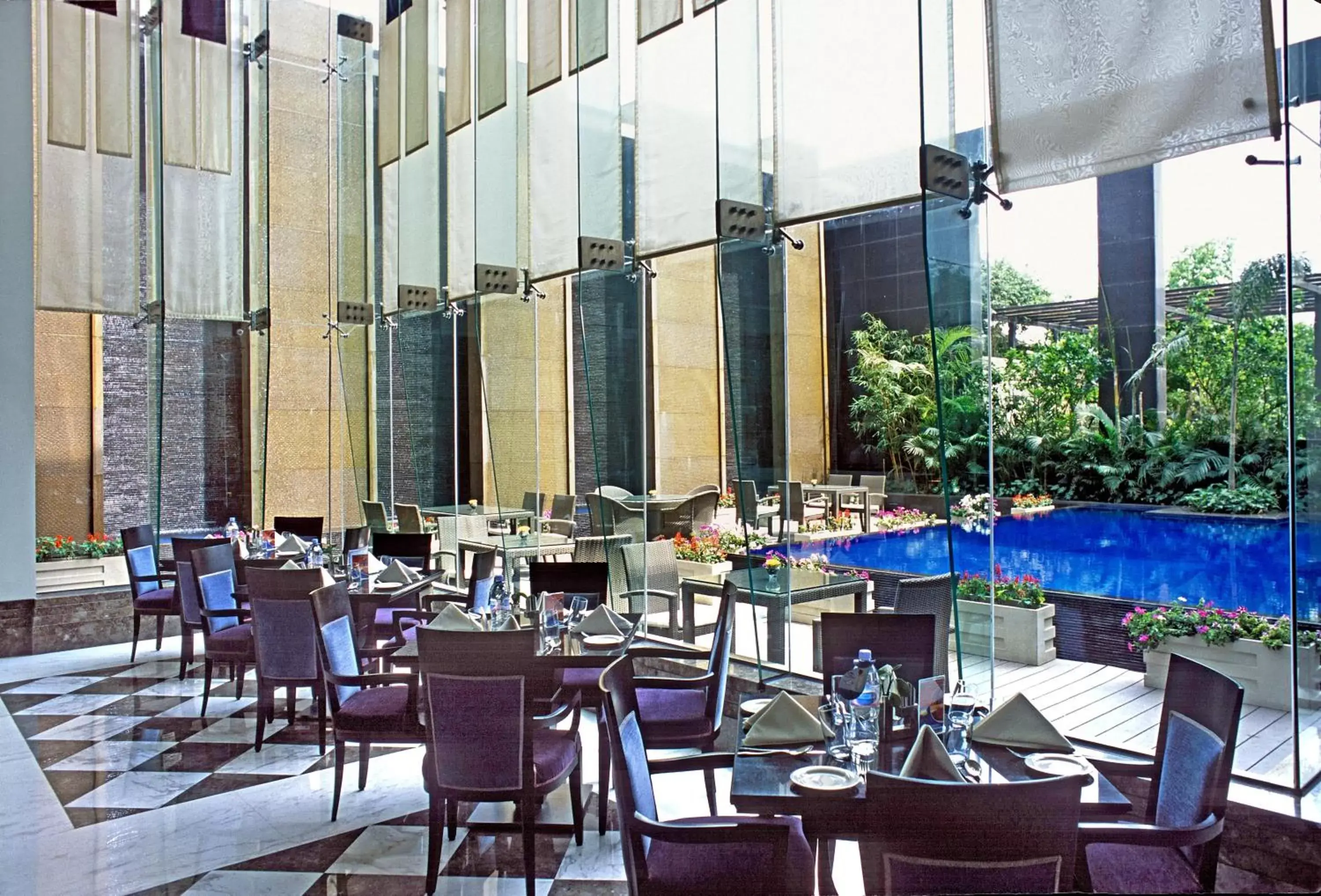 Restaurant/places to eat in Radisson Noida Restaurant/places to eat in Radisson Noida