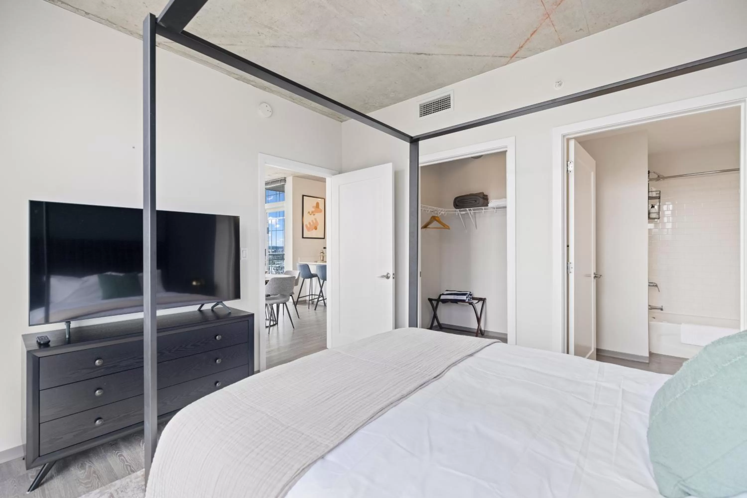 Bedroom, Bed in Placemakr Premier SoBro