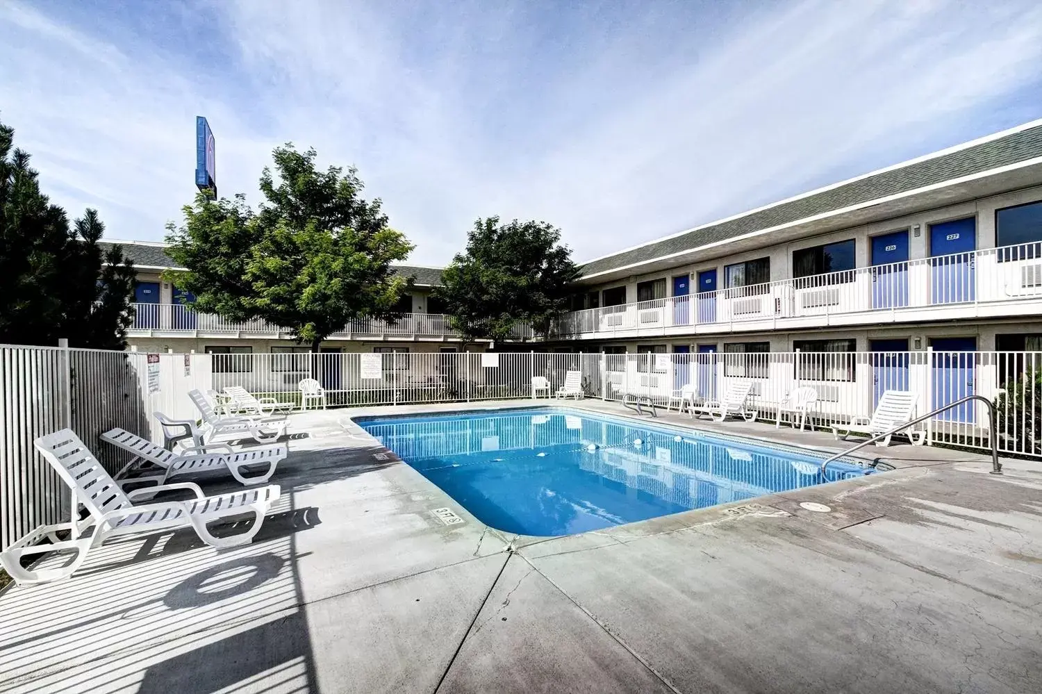 Swimming pool in Motel 6 Wells Swimming pool in Motel 6 Wells