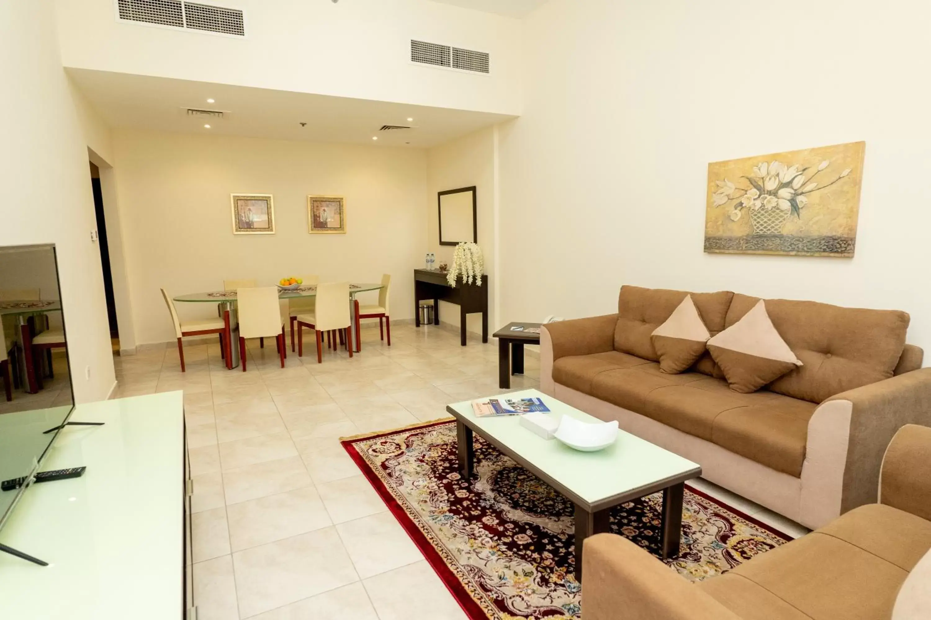 Living room, Seating Area in Al Raya Hotel Apartments