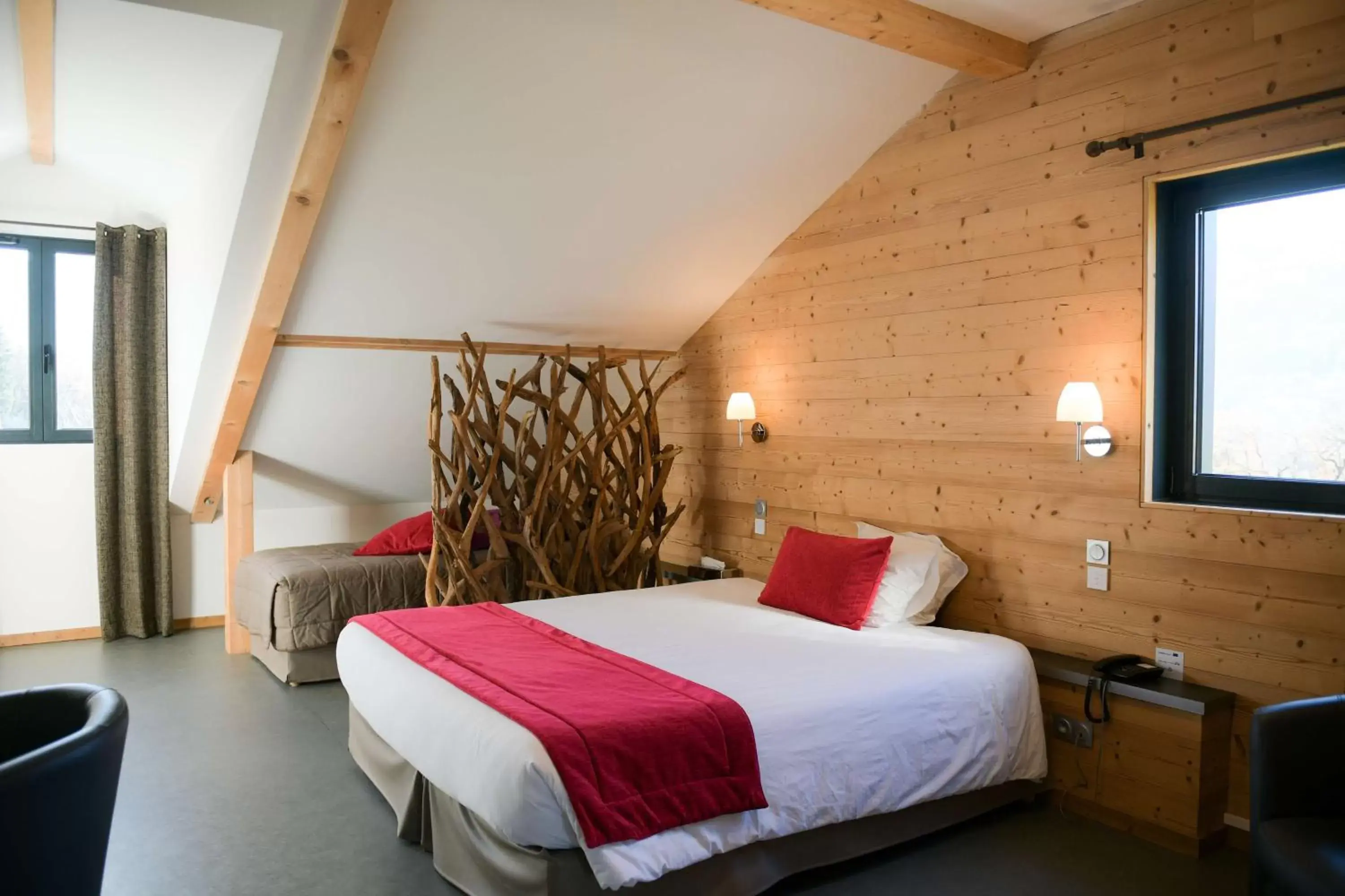 Bedroom, Bed in Auberge de l'Orangerie - Sure Hotel Collection by Best Western