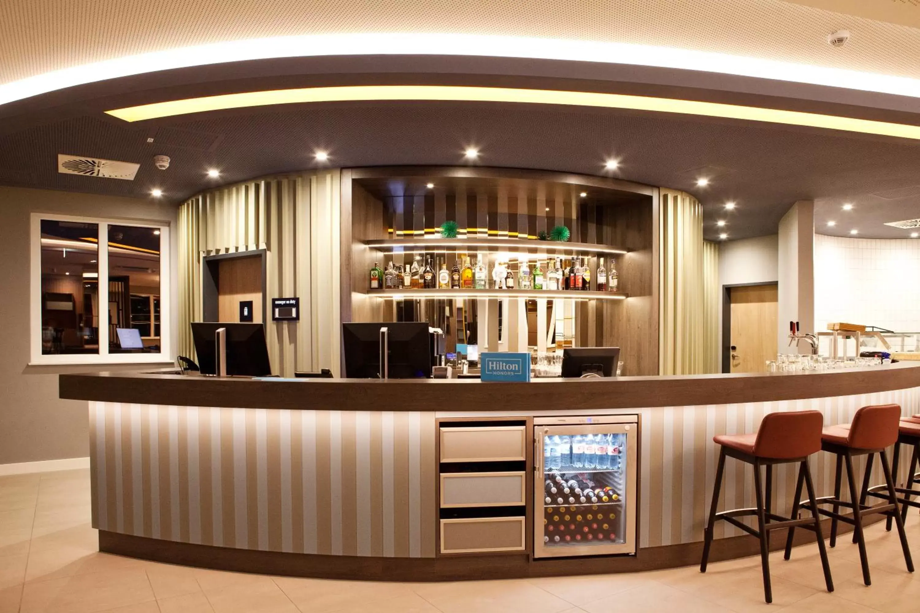Lobby or reception, Lounge/Bar in Hampton By Hilton Regensburg