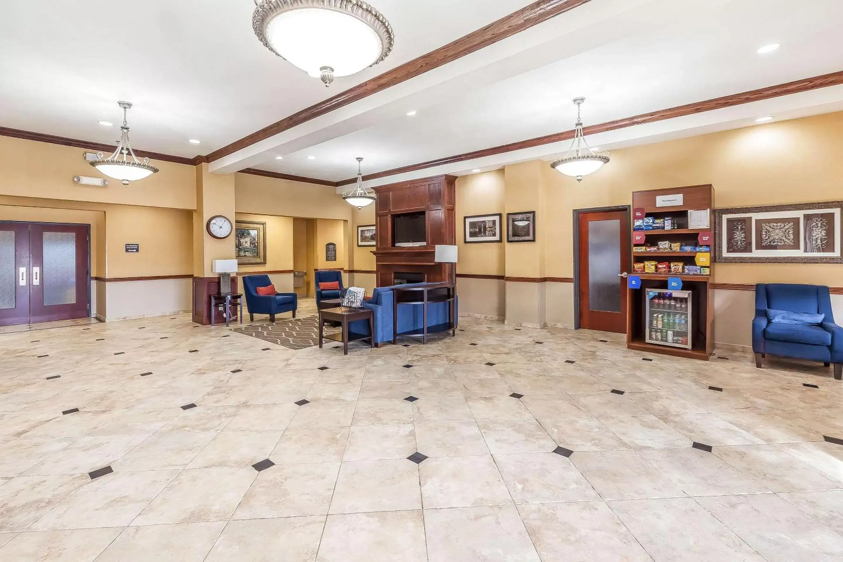 Lobby or reception in Comfort Suites Yukon - SW Oklahoma City
