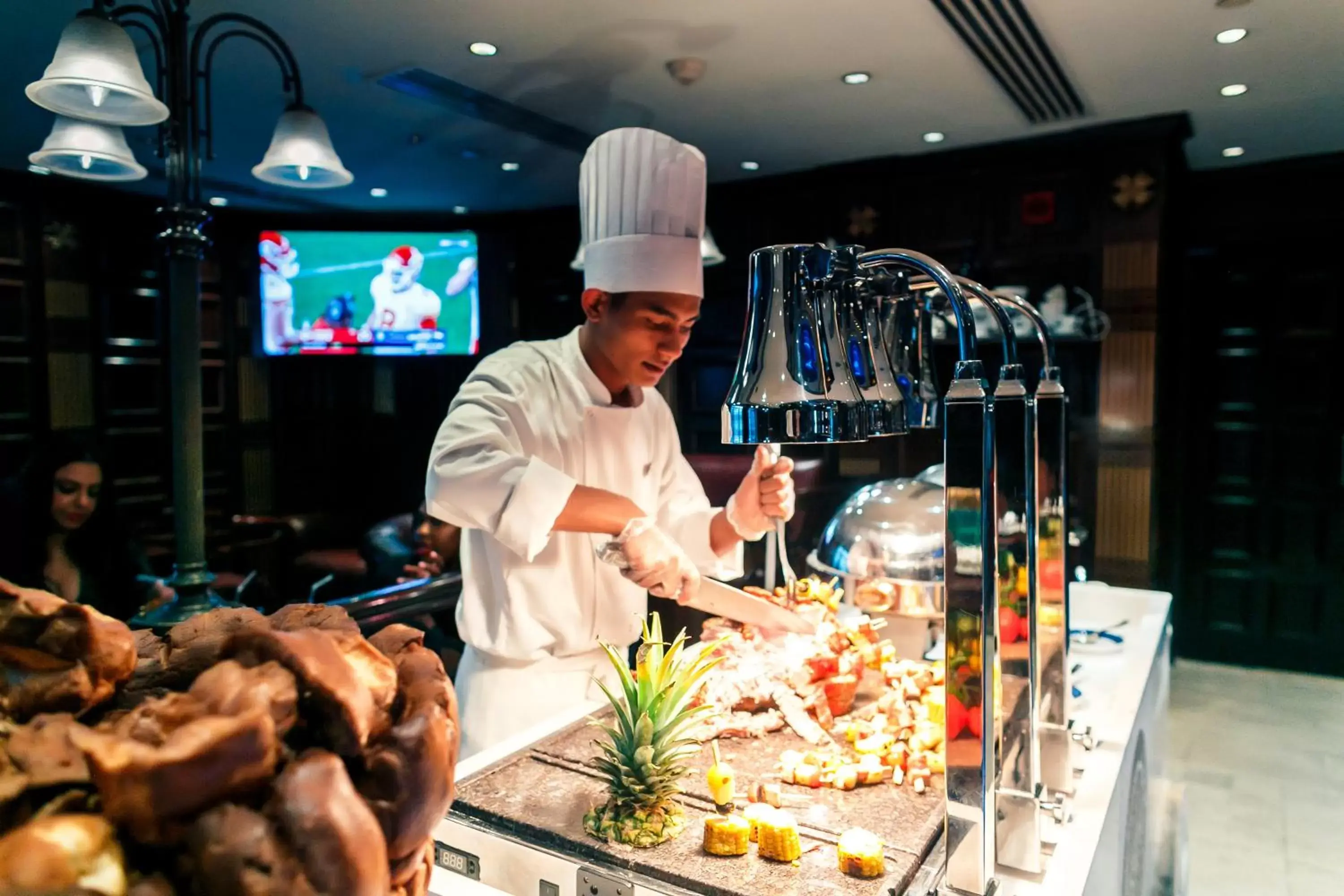 Food and drinks in Swissôtel Al Murooj Dubai