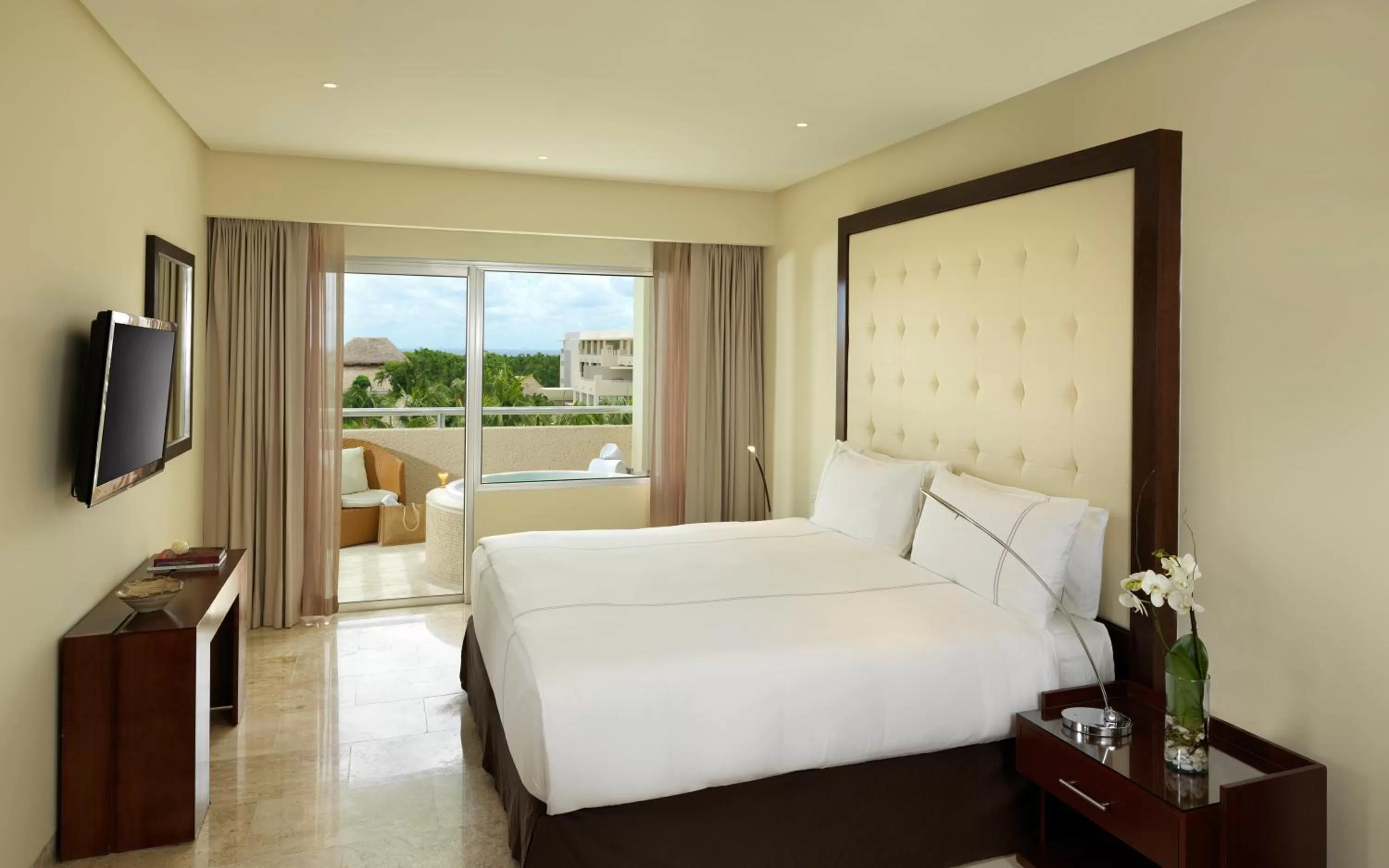 Bedroom, Bed in Paradisus Playa del Carmen - Riviera Maya - All Inclusive