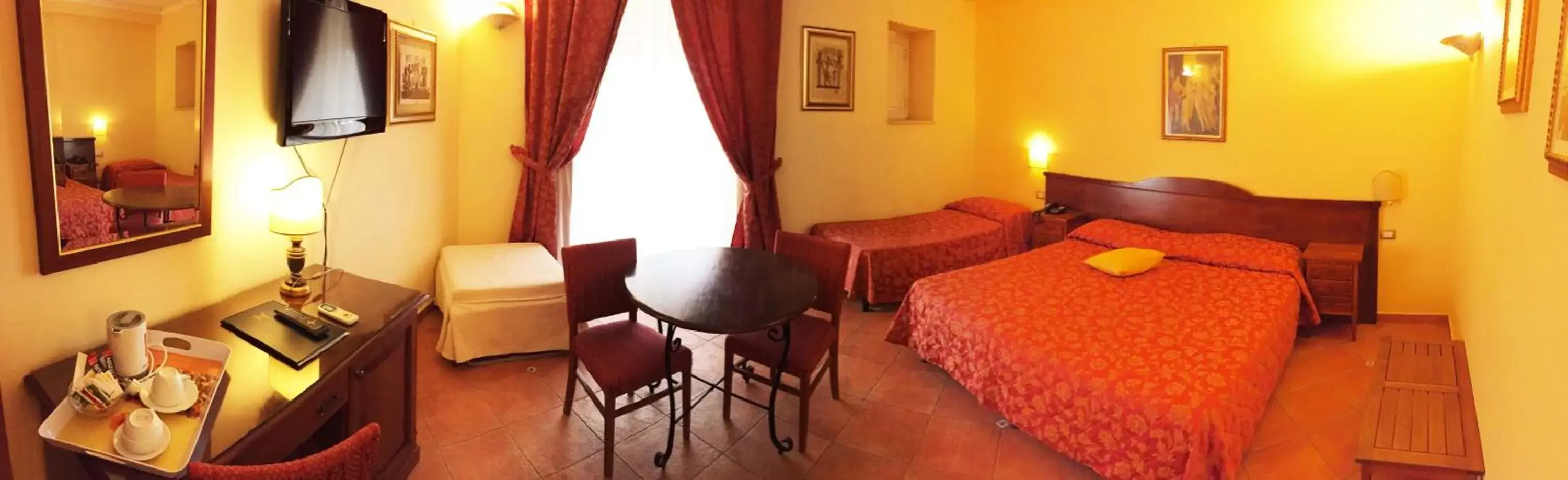 Photo of the whole room, Room Photo in Hotel Mediterraneo