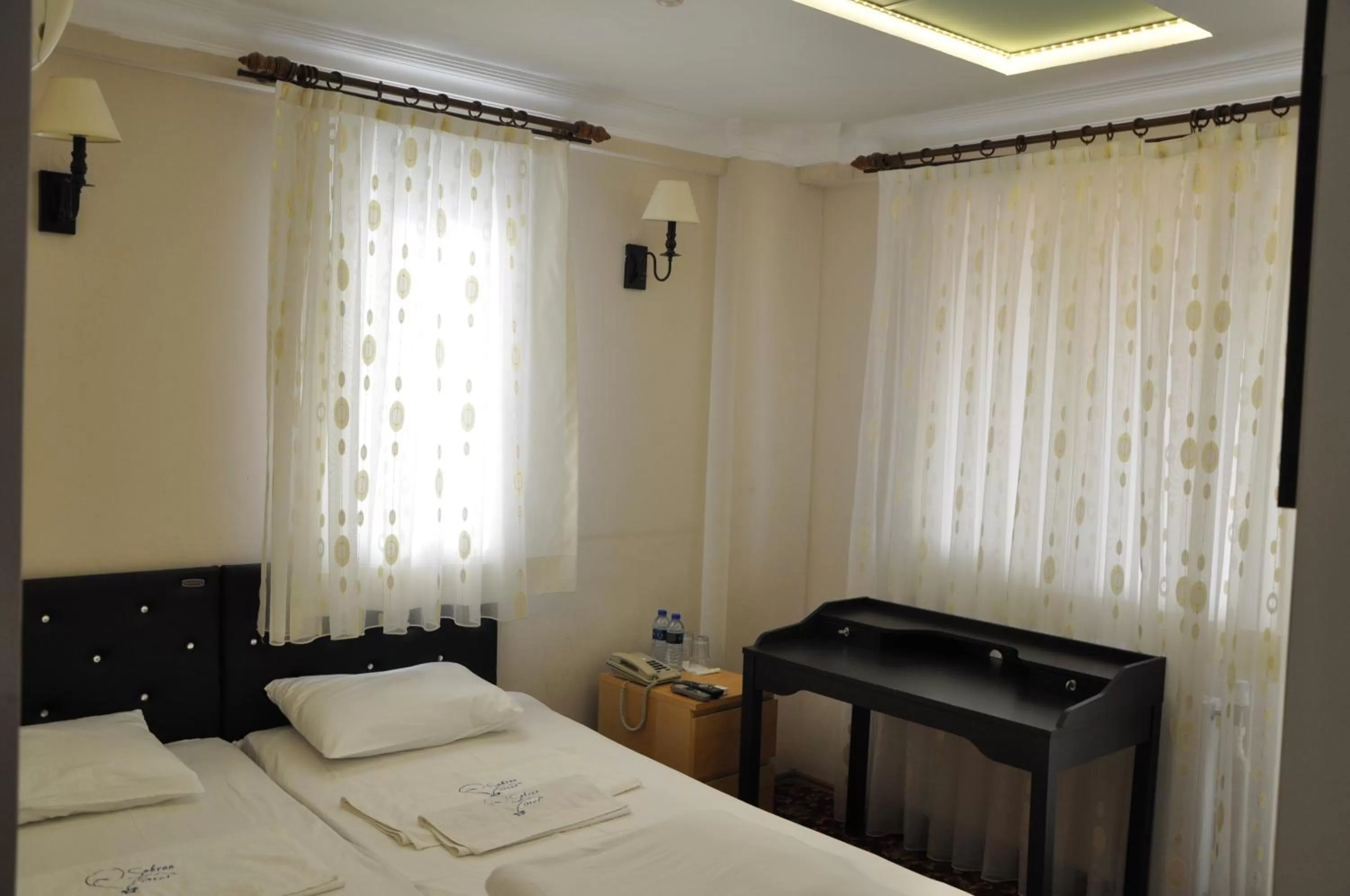 Photo of the whole room, Bed in Sakran Hotel