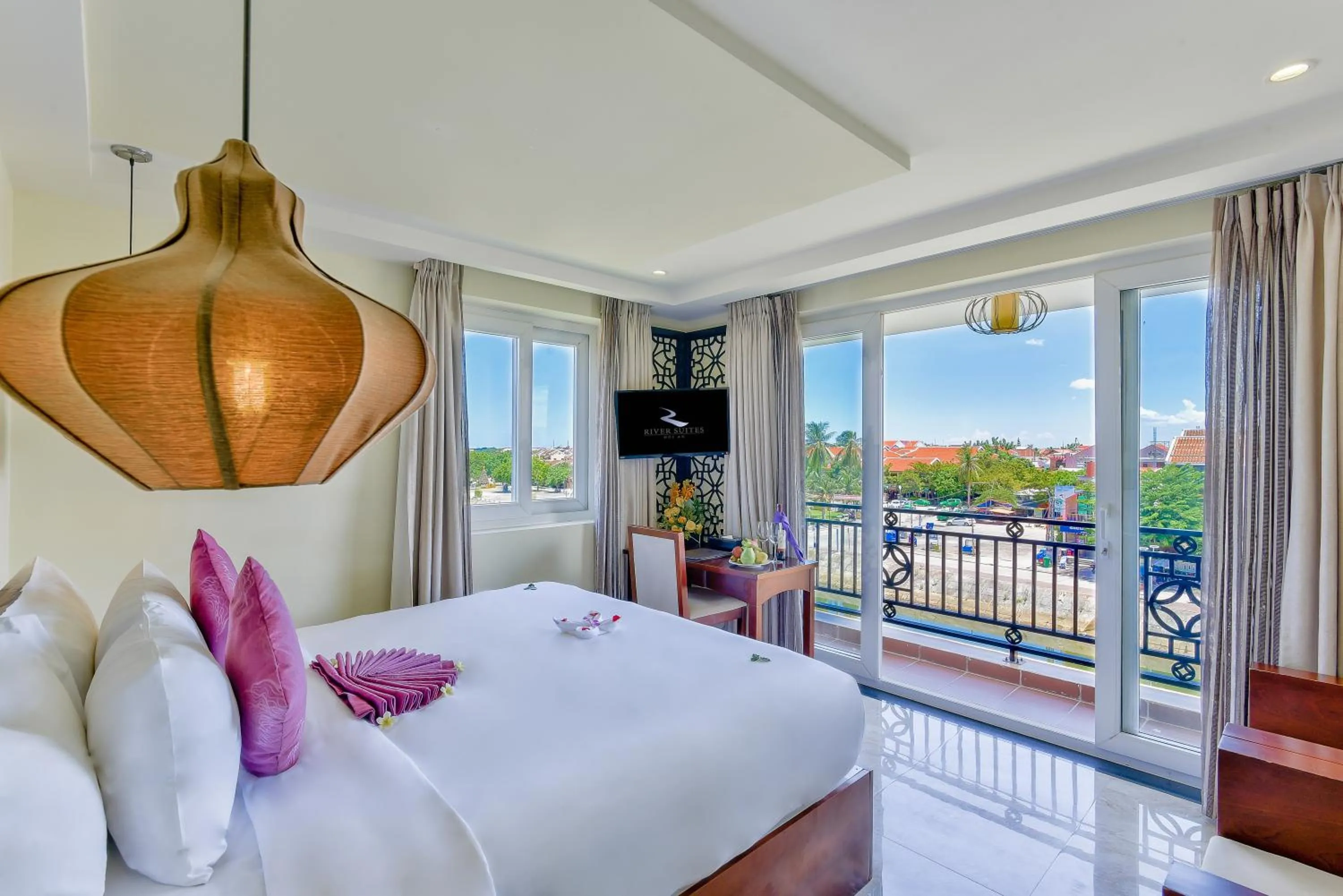 River view, Bed in River Suites Hoi An