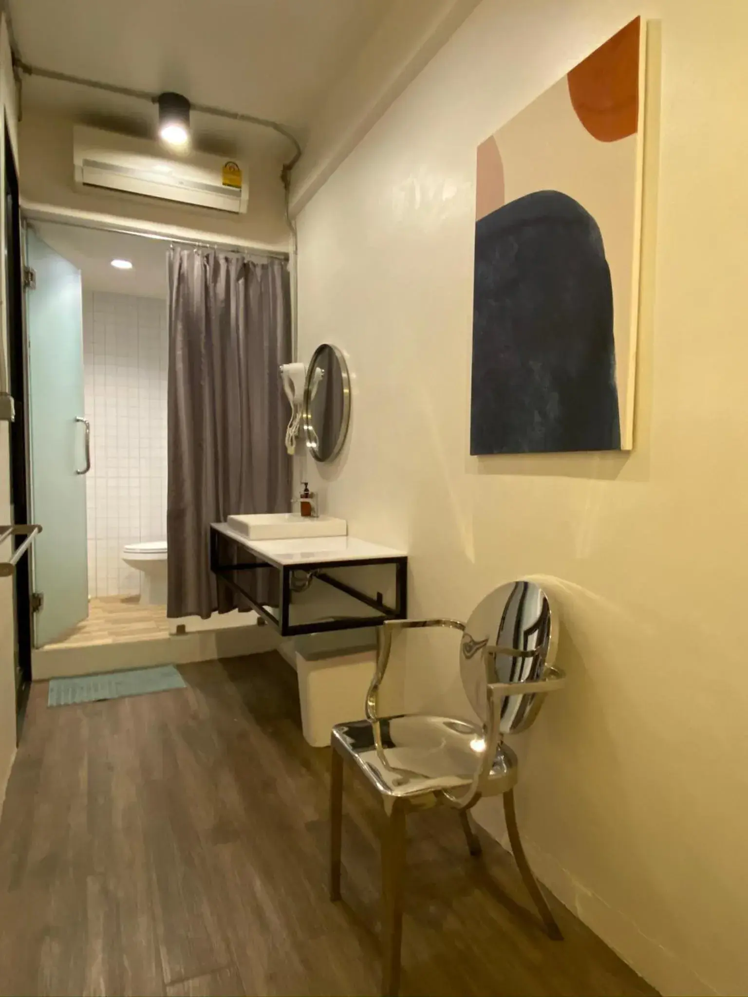 Bathroom, Seating Area in Monomer Hostel