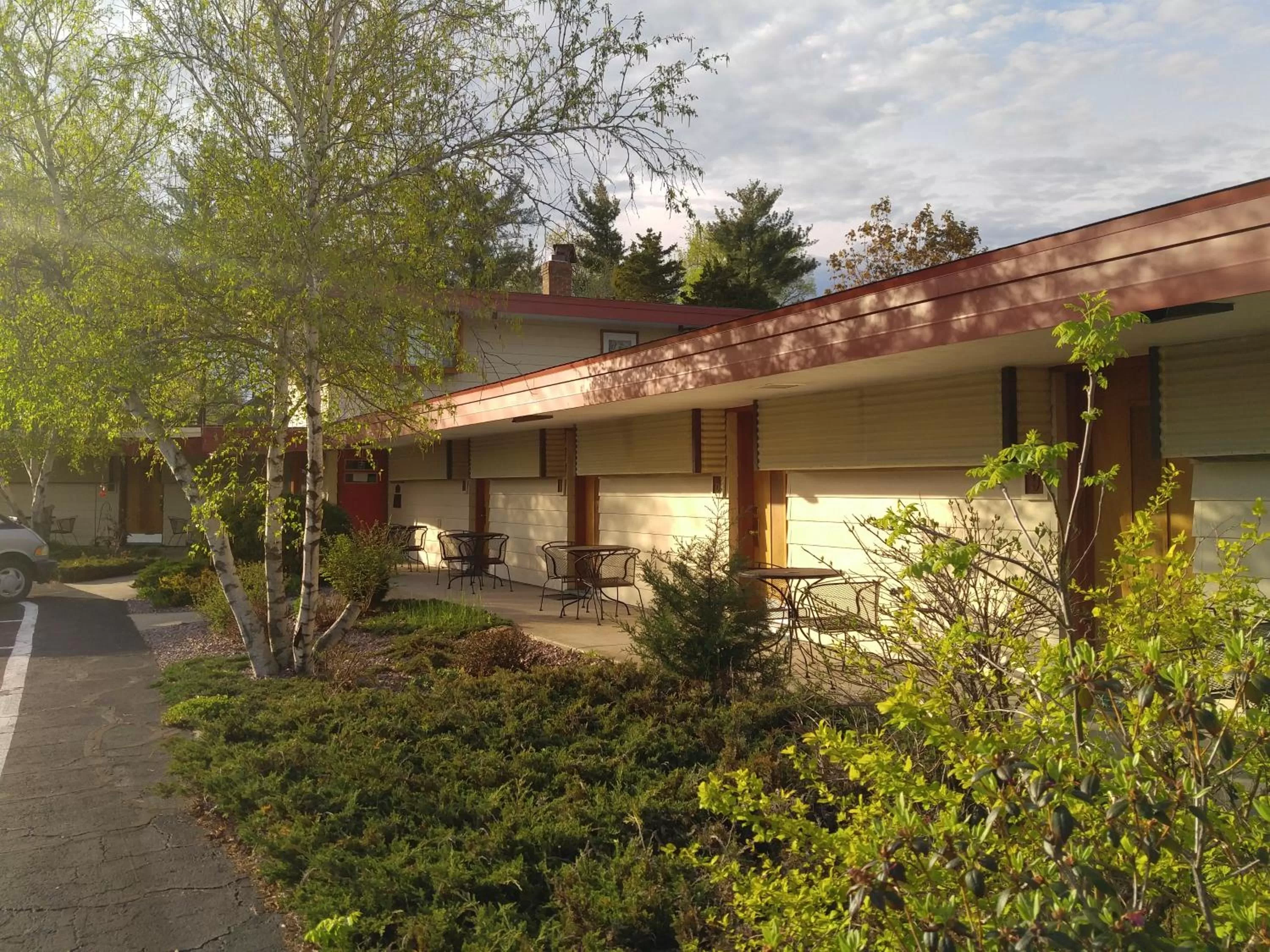Property Building in The Usonian Inn LLC
