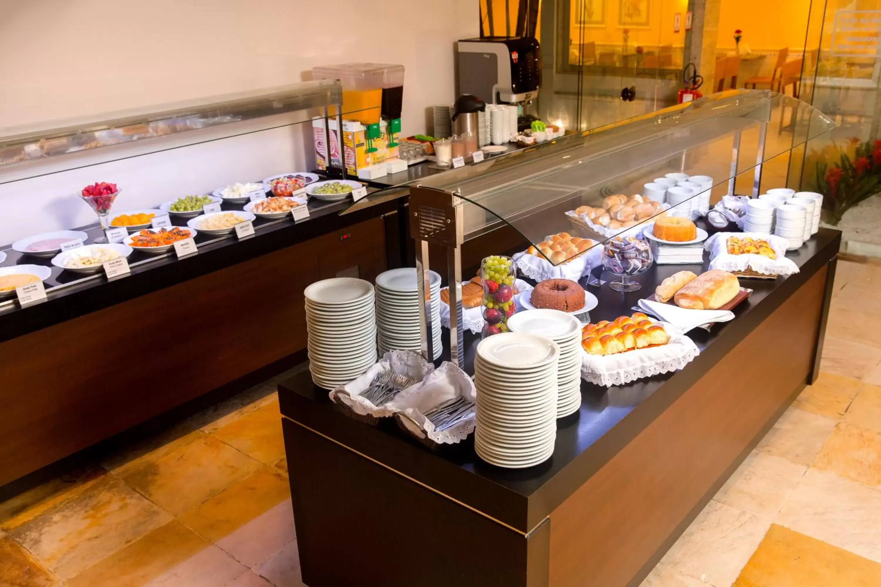 Buffet breakfast, Restaurant/Places to Eat in Savoy Othon