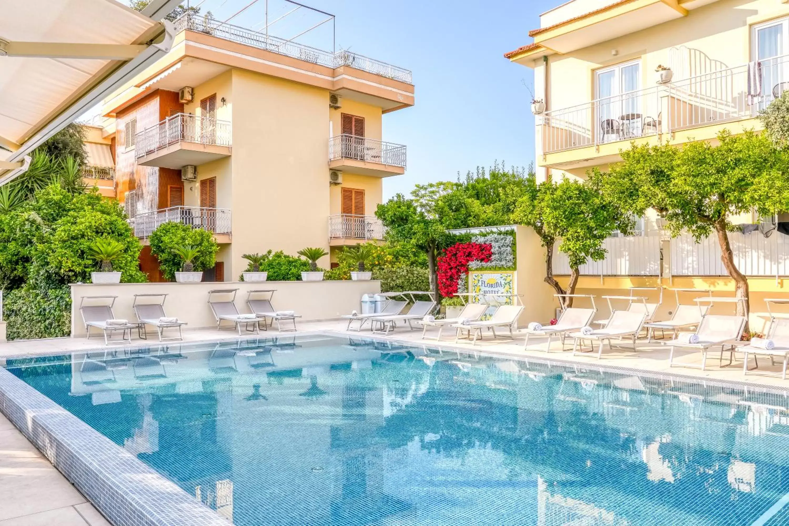 Swimming Pool in Hotel Florida