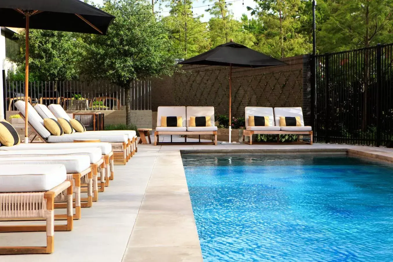 Property building in Kimpton - Pittman Hotel by IHG Property building in Kimpton - Pittman Hotel by IHG