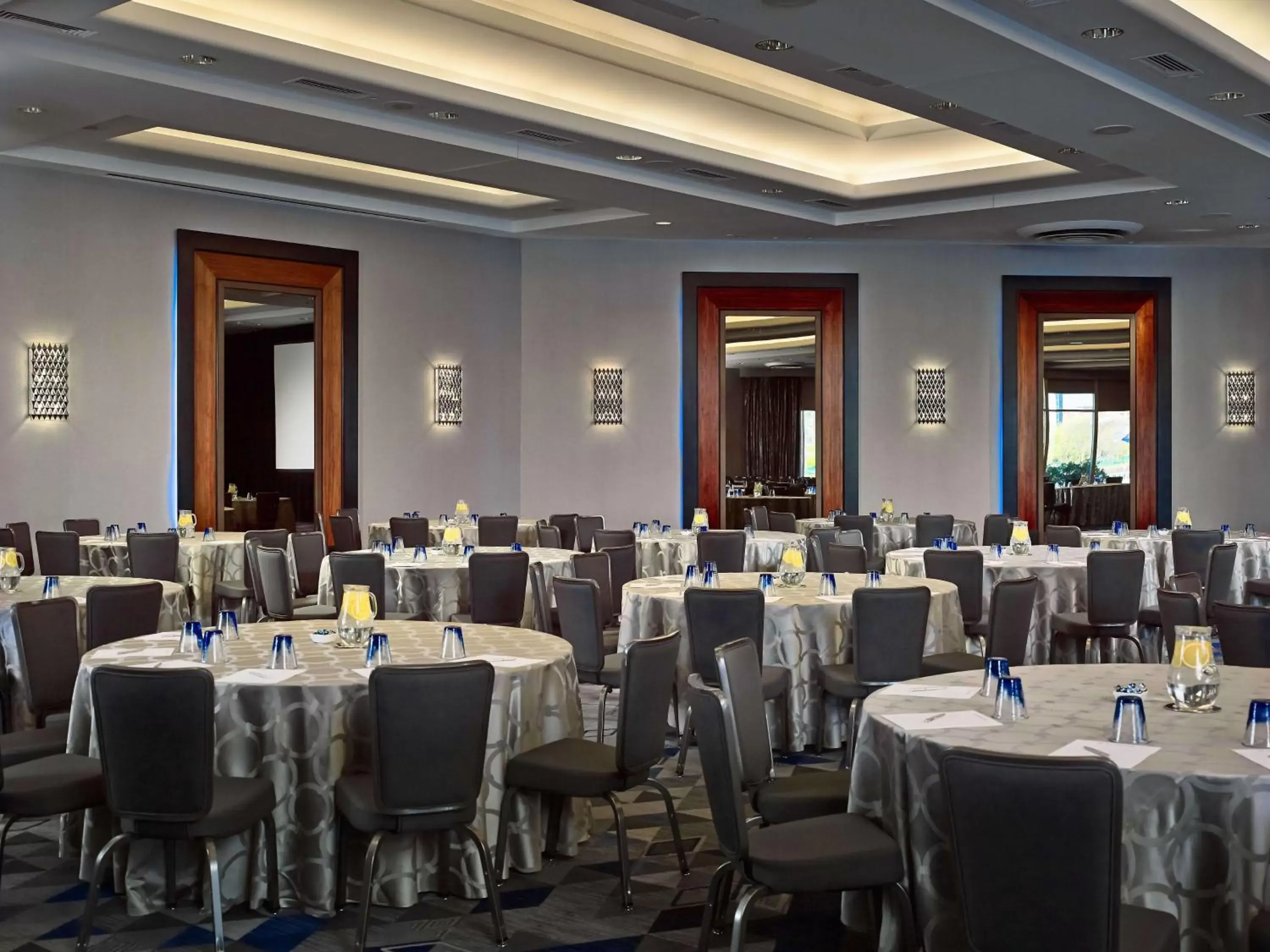 Meeting/conference room, Restaurant/Places to Eat in The Royal Sonesta Boston