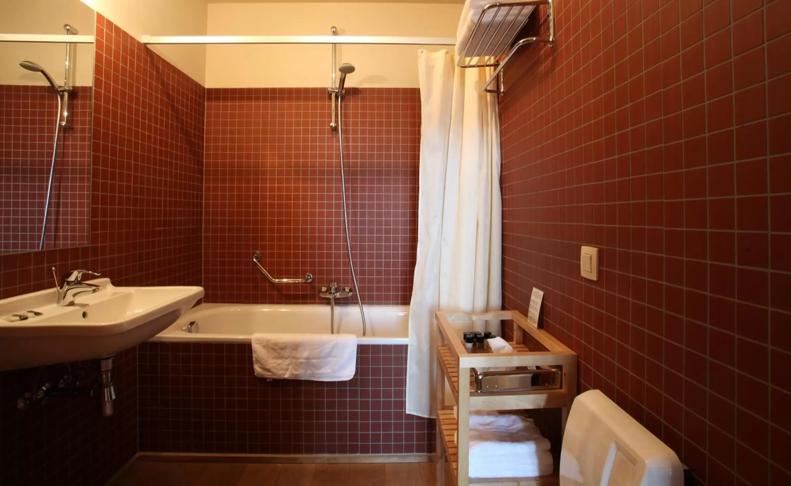Bathroom in 'S Hertogenmolens Hotel